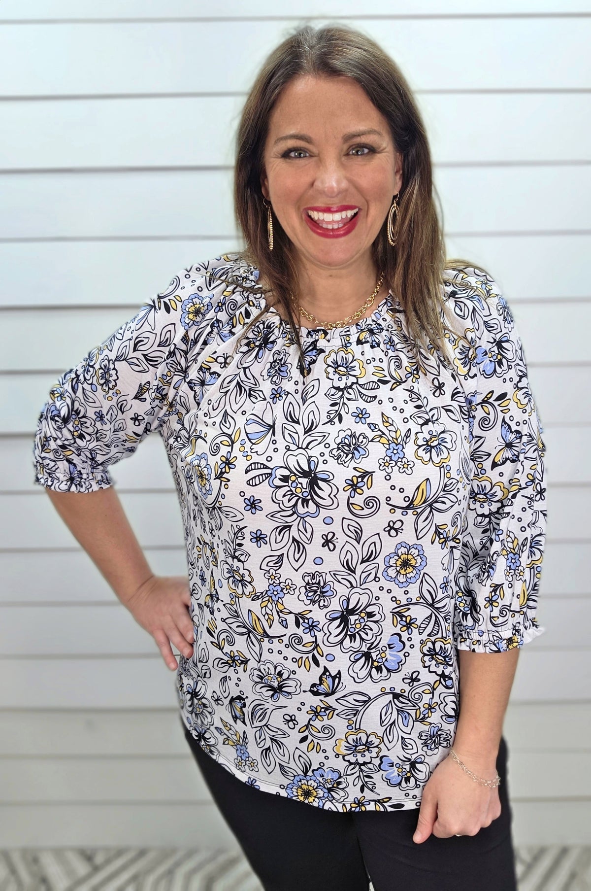 WHITE/BLACK FLORAL KNIT TOP W/ BLUE/YELLOW TRIM