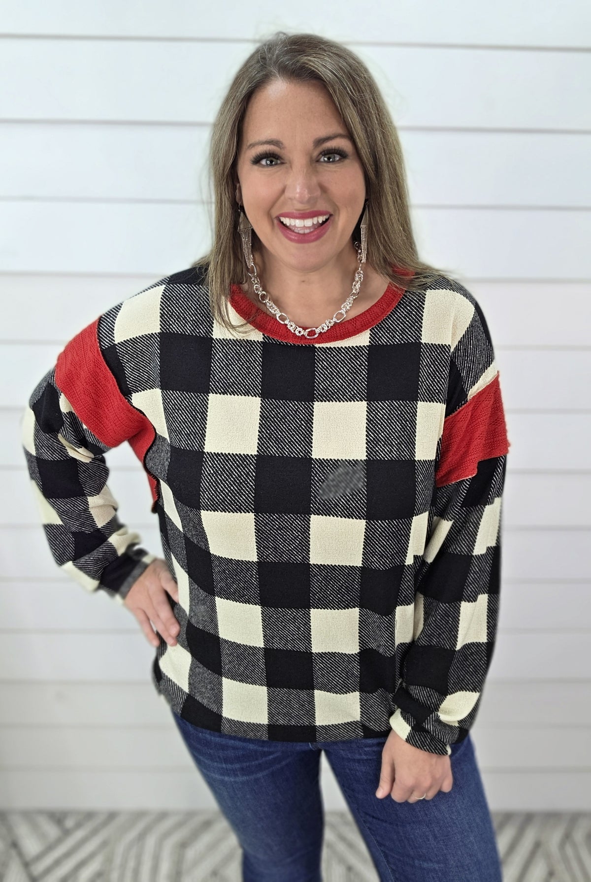 CREAM/BLACK CHECK KNIT TOP WITH RED ACCENT