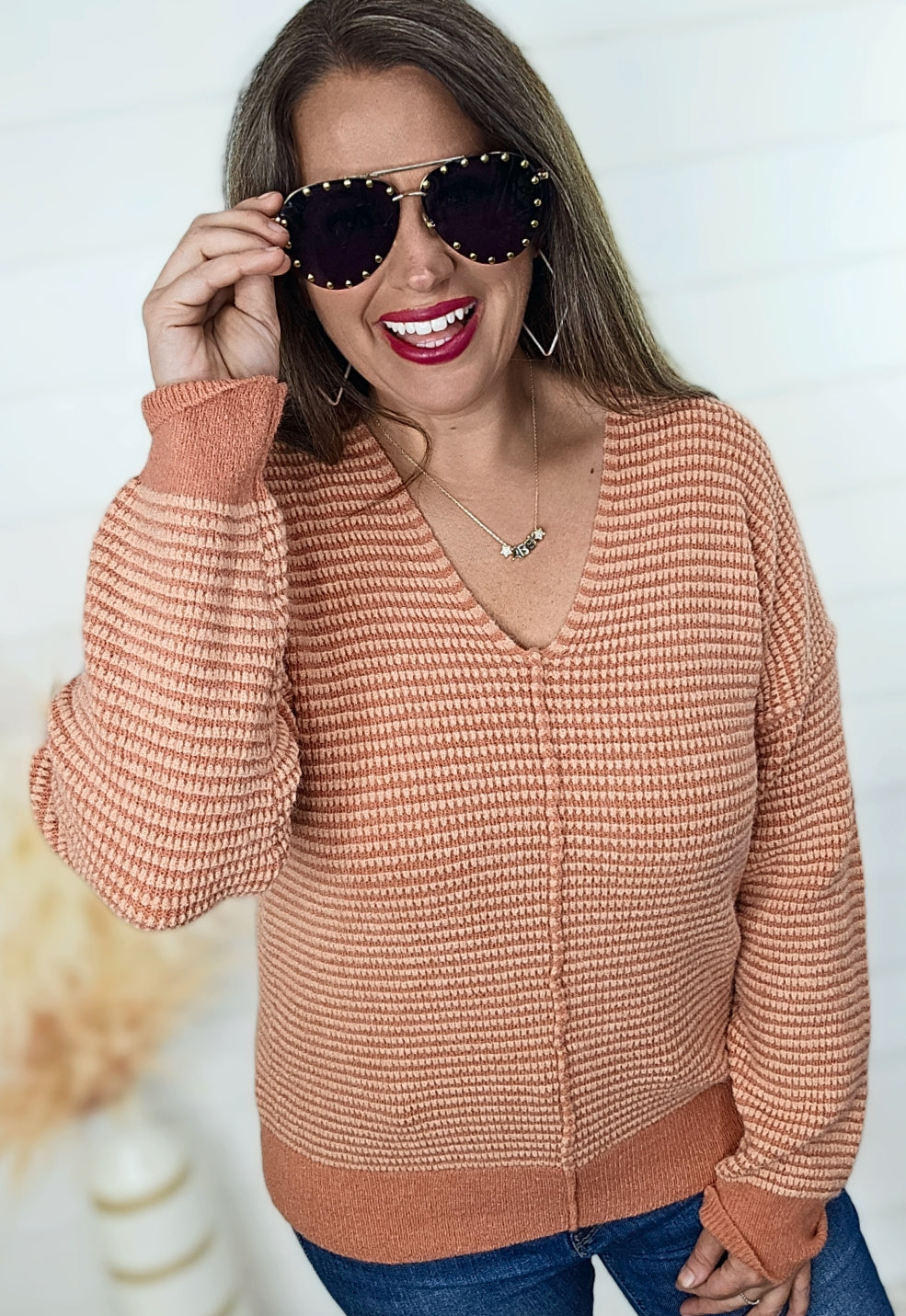 DEEP CORAL WAFFLE TEXTURED CENTER SEAM SWEATER