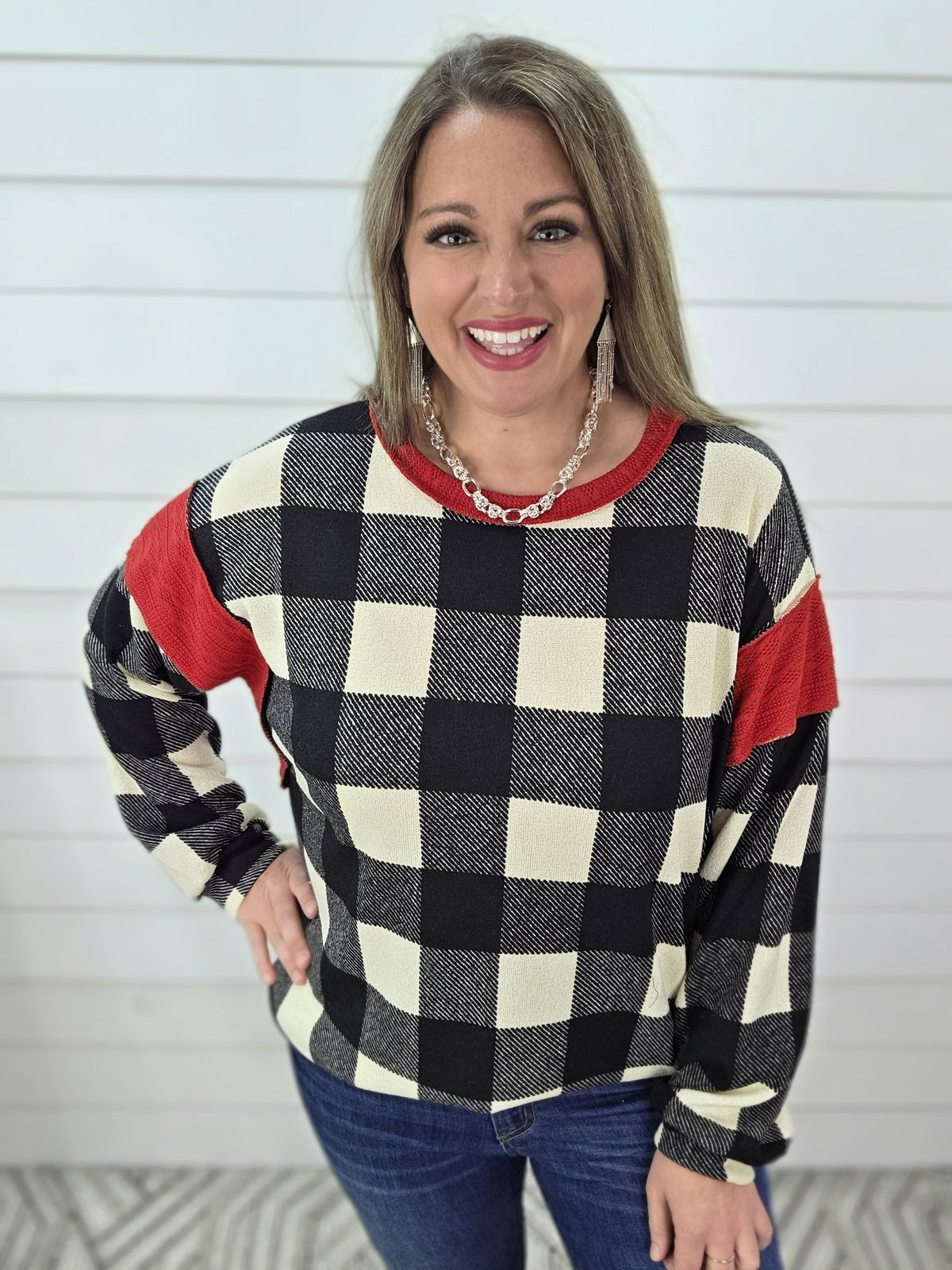CREAM/BLACK CHECK KNIT TOP WITH RED ACCENT