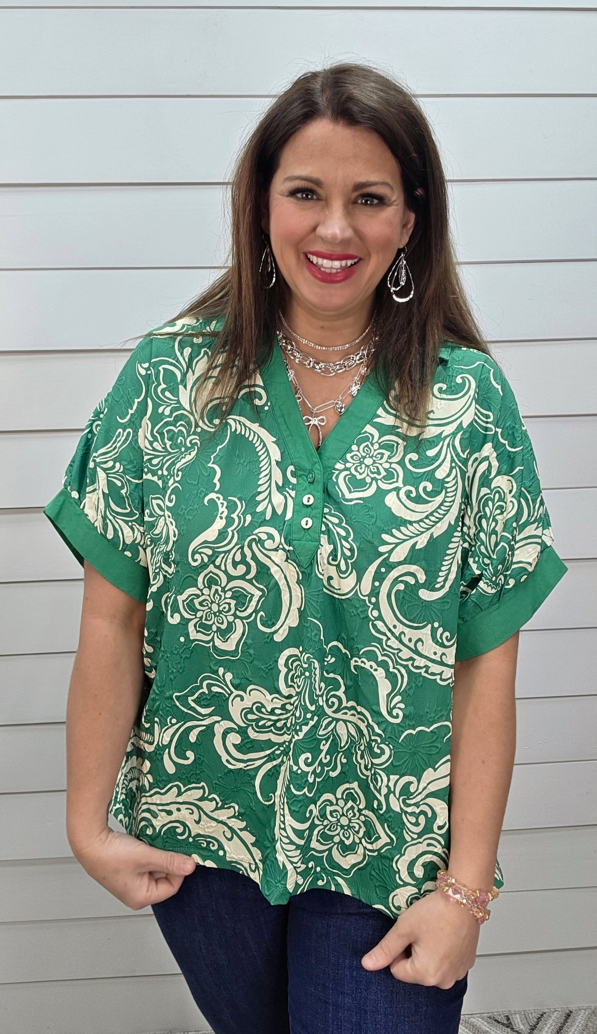 GREEN/CREAM TEXTURED OVERSIZED PRINTED V NECK TOP