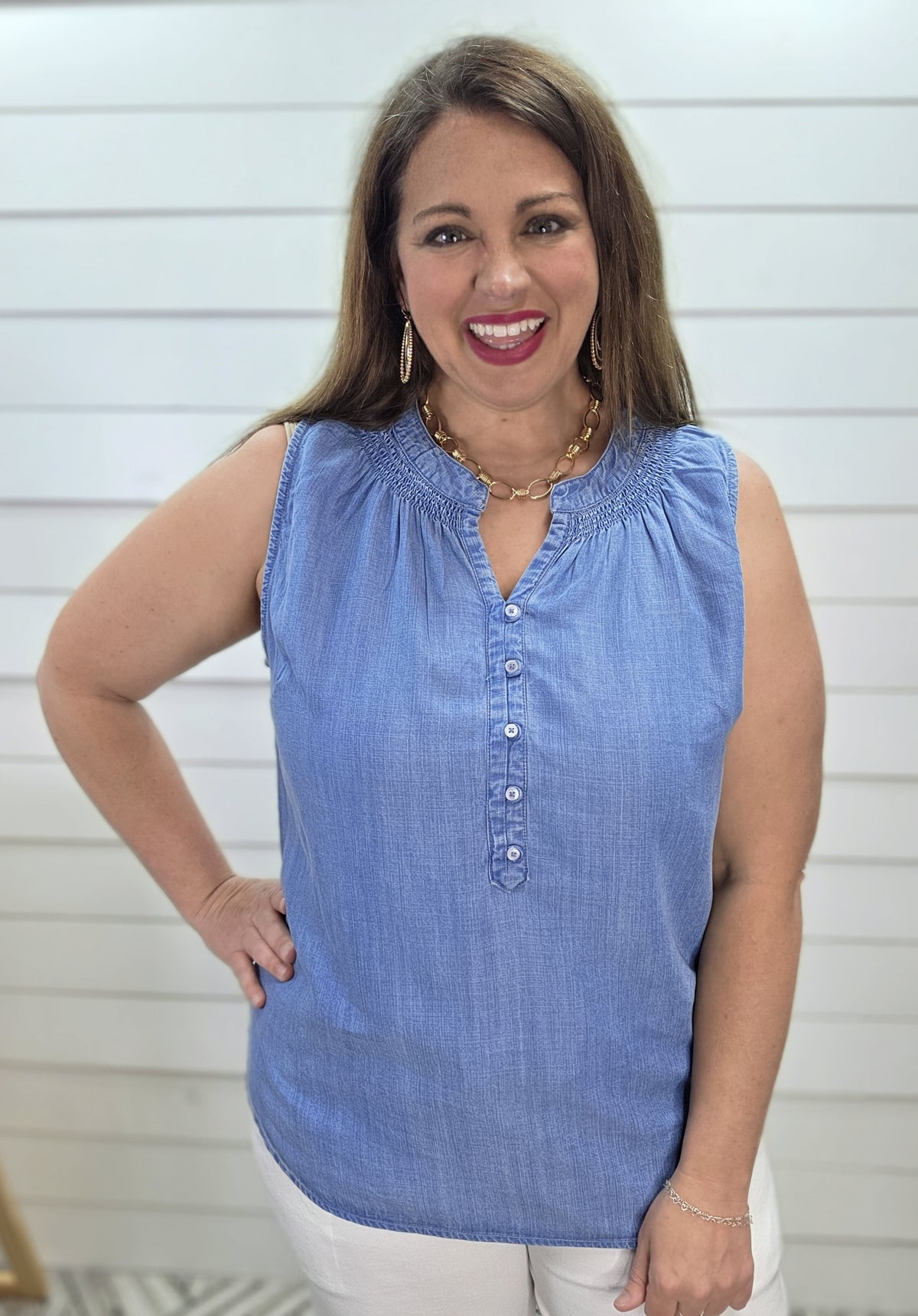 DENIM HENLEY SLEEVELESS TOP