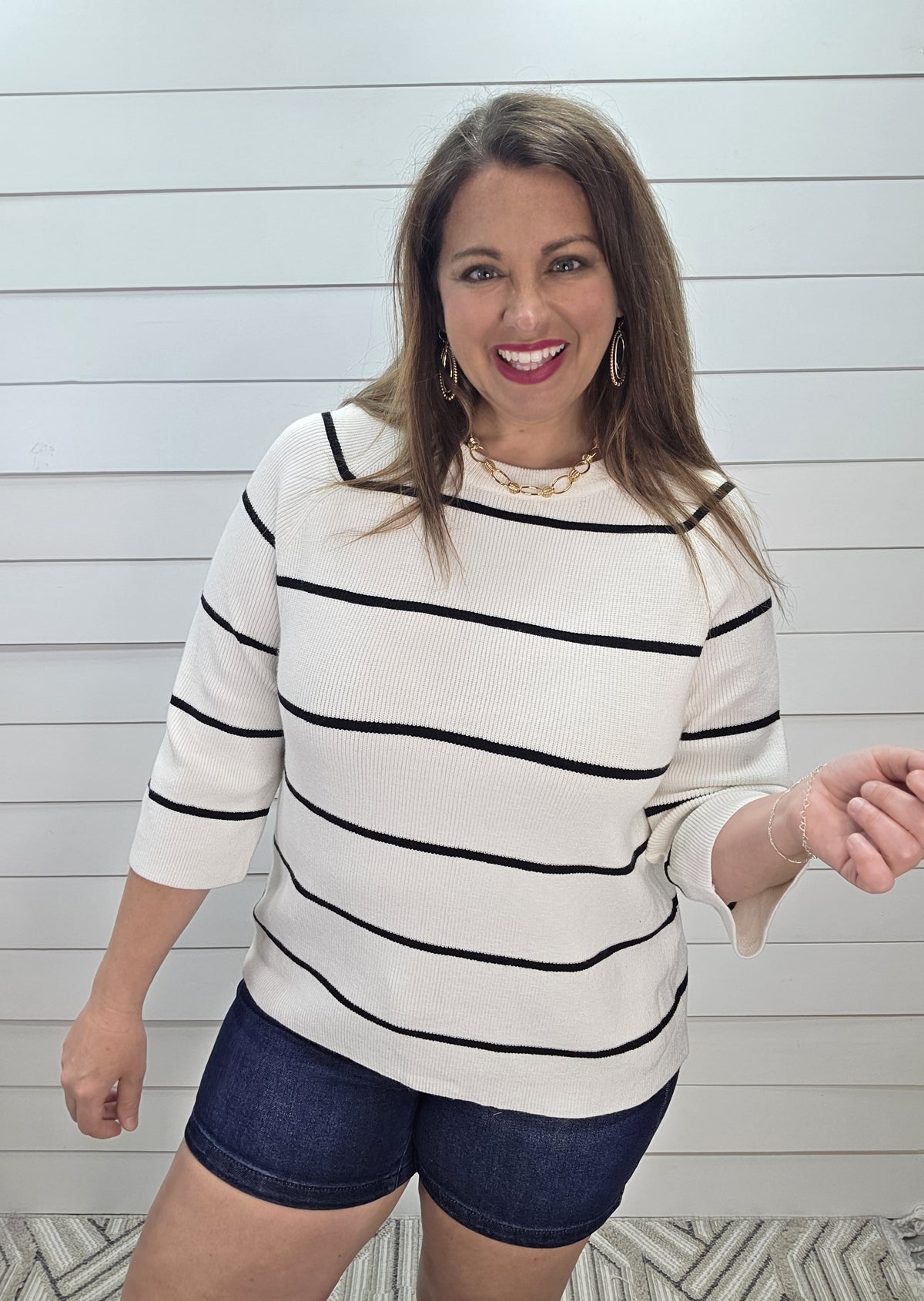 BLACK AND WHITE STRIPED LOOSE SWEATER TOP