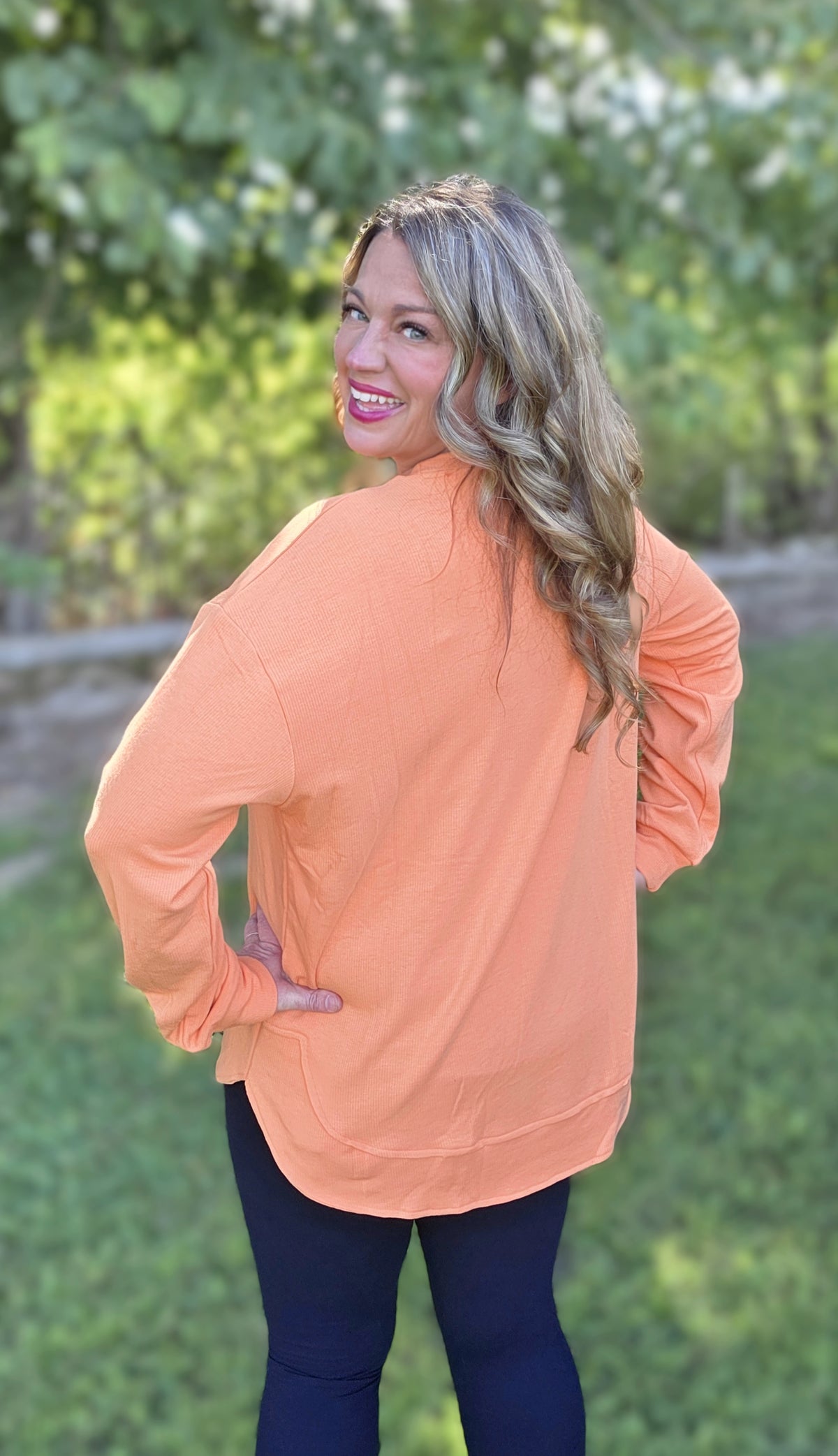**BROOCH EXCLUSIVE** CORAL WEEKENDER TUNIC