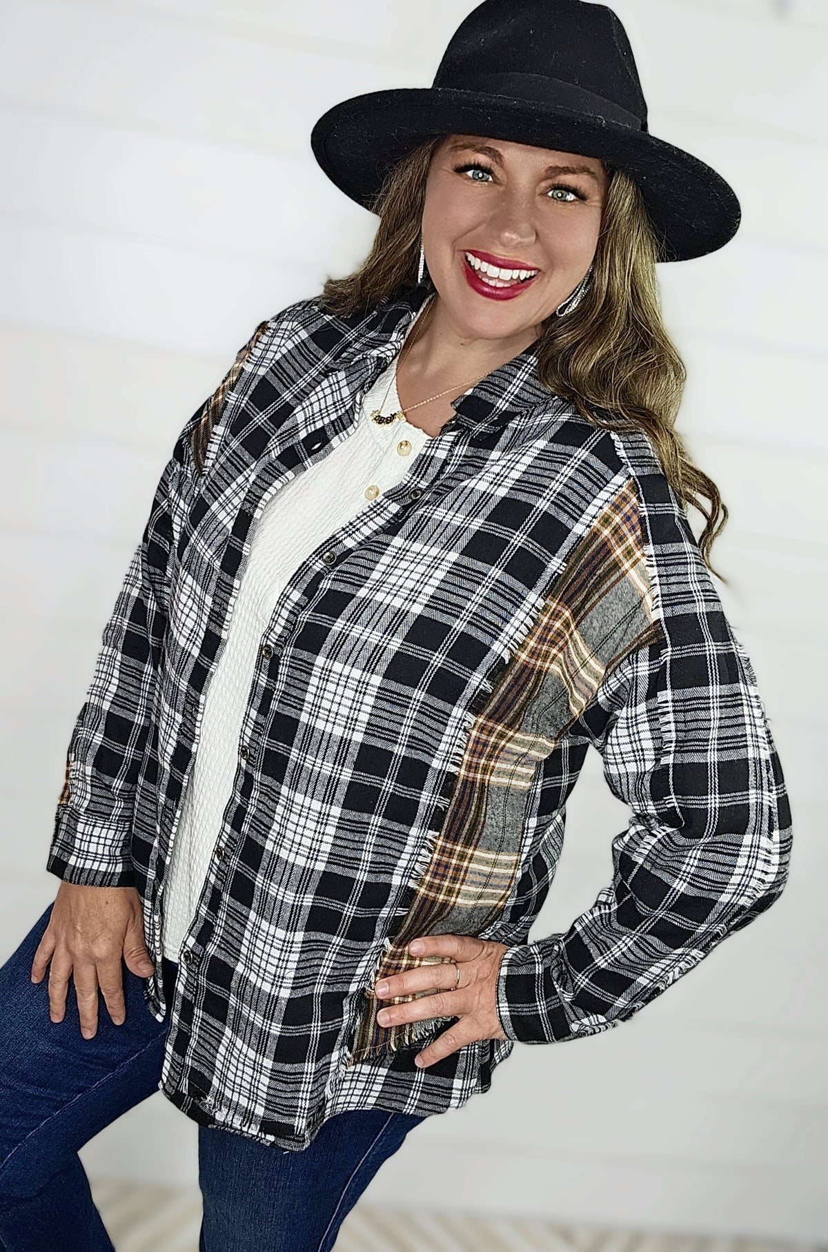 BLACK/WHITE PLAID CONTRAST FLANNEL BUTTON DOWN