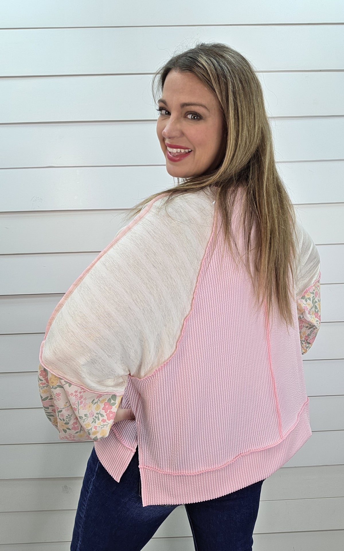 PINK RAISED RIBBED KNIT W/ FLORAL/STRIPED CONTRAST SLEEVE LOOSE FIT TOP