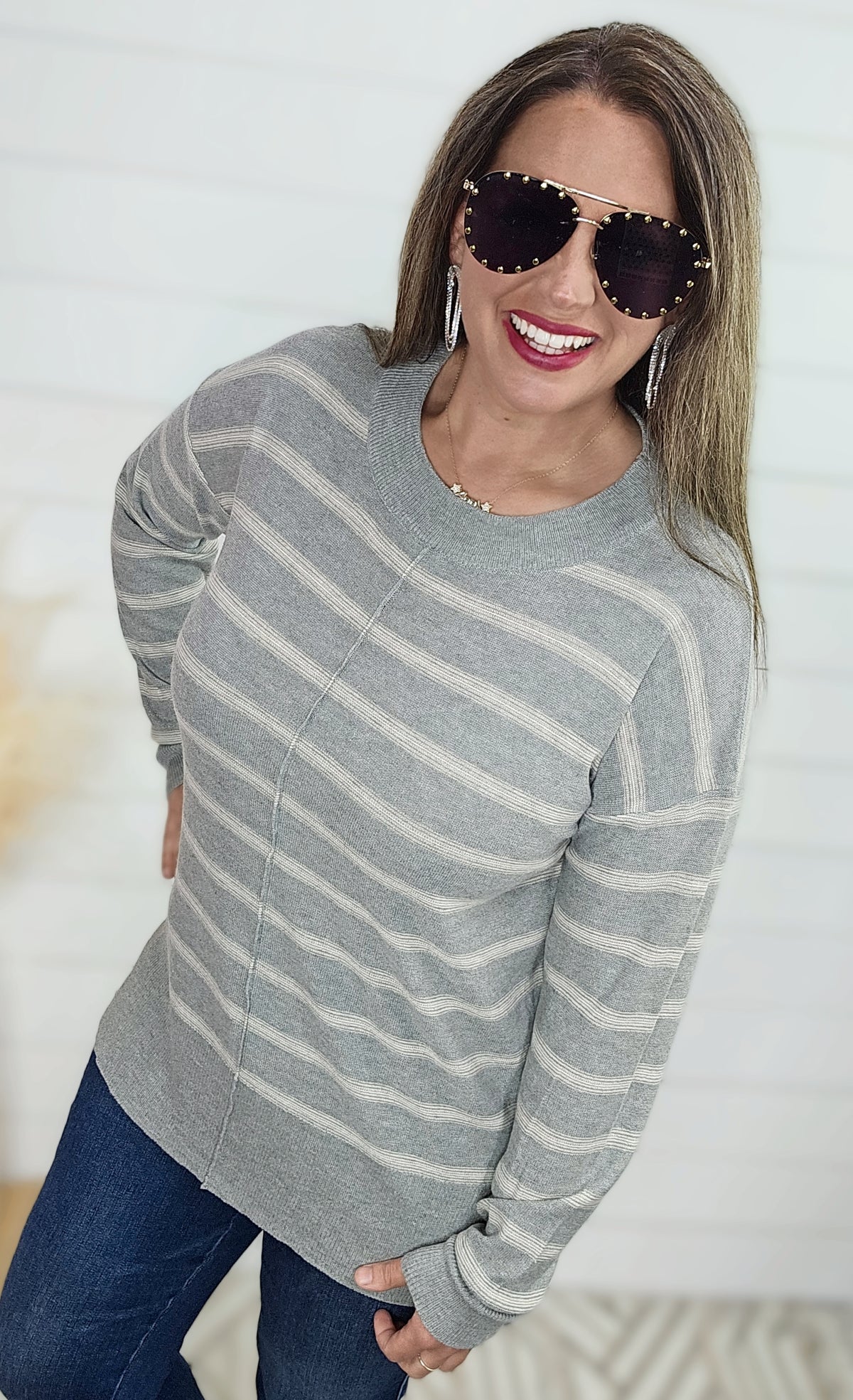 BLUEGREY/OATMEAL STRIPED CENTER SEAM LIGHT WEIGHT SWEATER