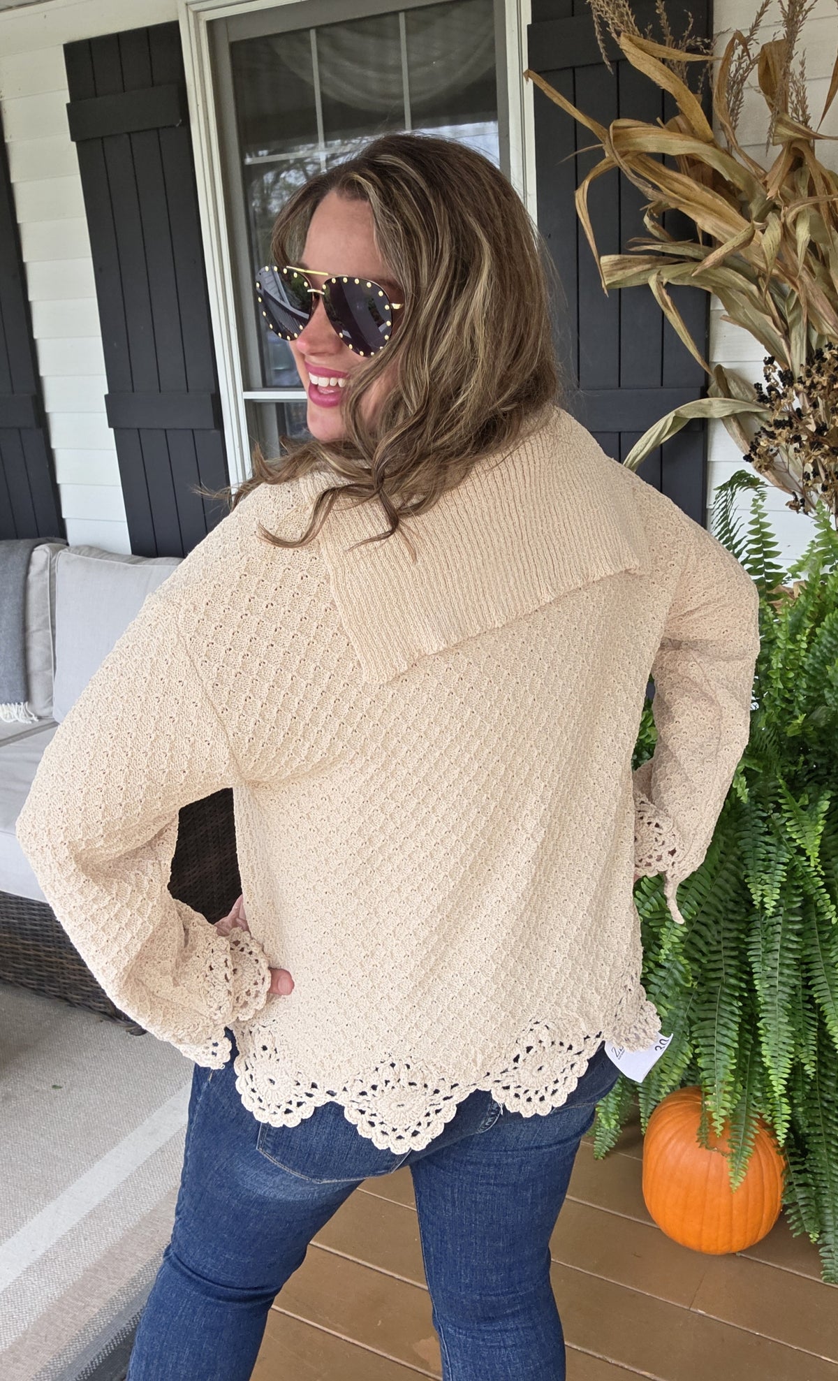 KHAKI TEXTURED SCALLOPED TRIM PULLOVER SWEATER