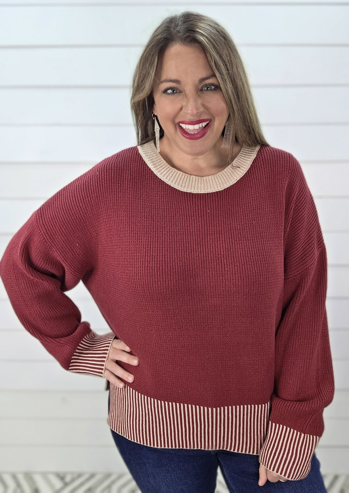BURGUNDY CONTRAST STRIPED HEM W/ BUTTON BACK DETAIL SWEATER