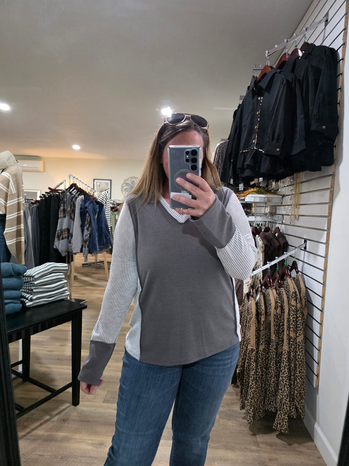 DUSTY CHARCOAL WAFFLE CONTRAST V NECK KNIT TOP