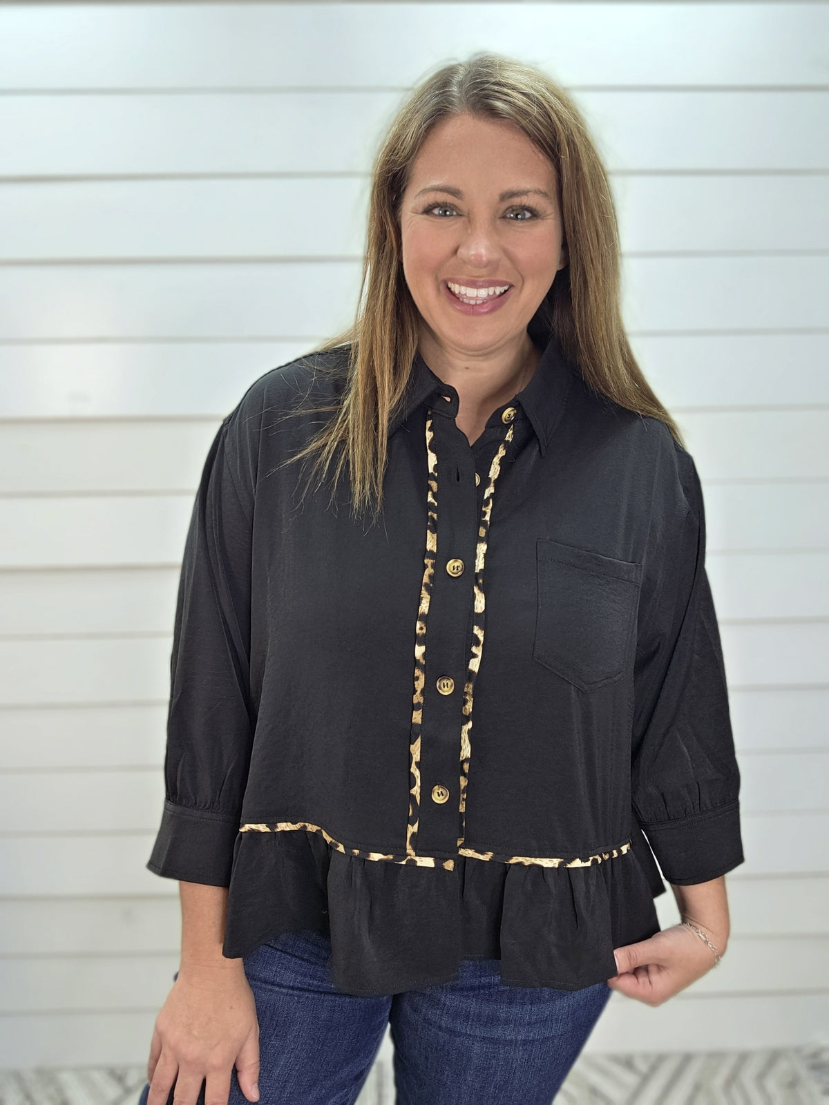 BLACK Collar-Neckline And Button-Down 3/4 Puff Sleeve And A Ruffled Hem Relaxed Fit