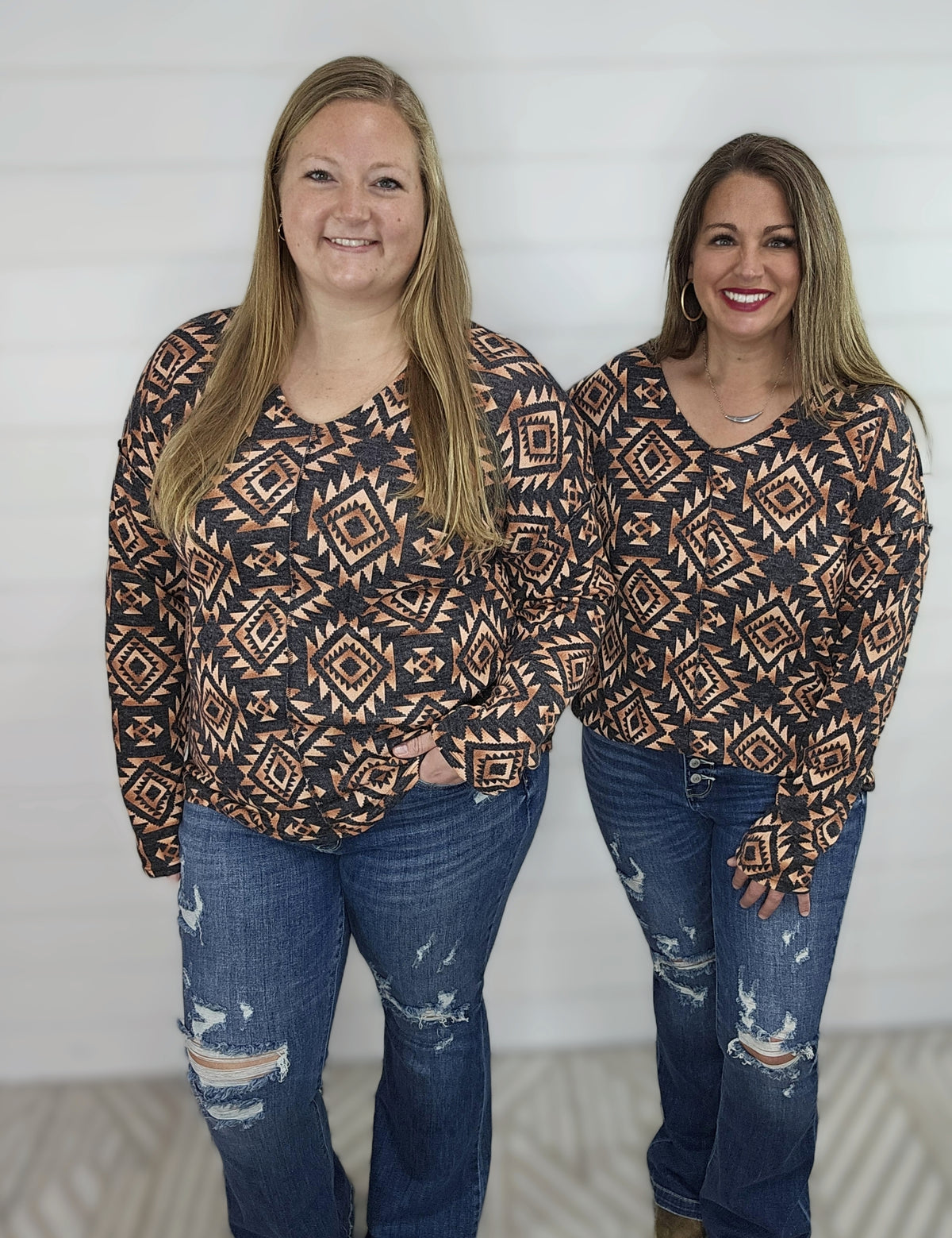 CHARCOAL/RUST TRIBAL PRINT CENTER SEAM TOP