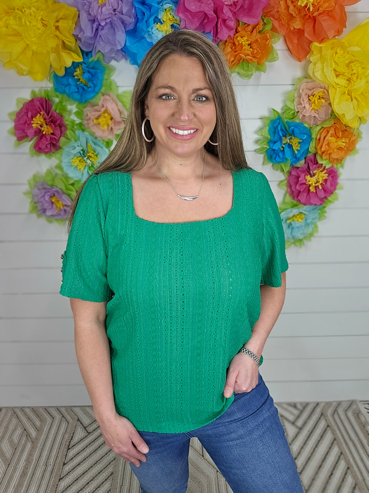 KELLY GREEN CUTOUT DETAIL SHORT SLEEVE TOP