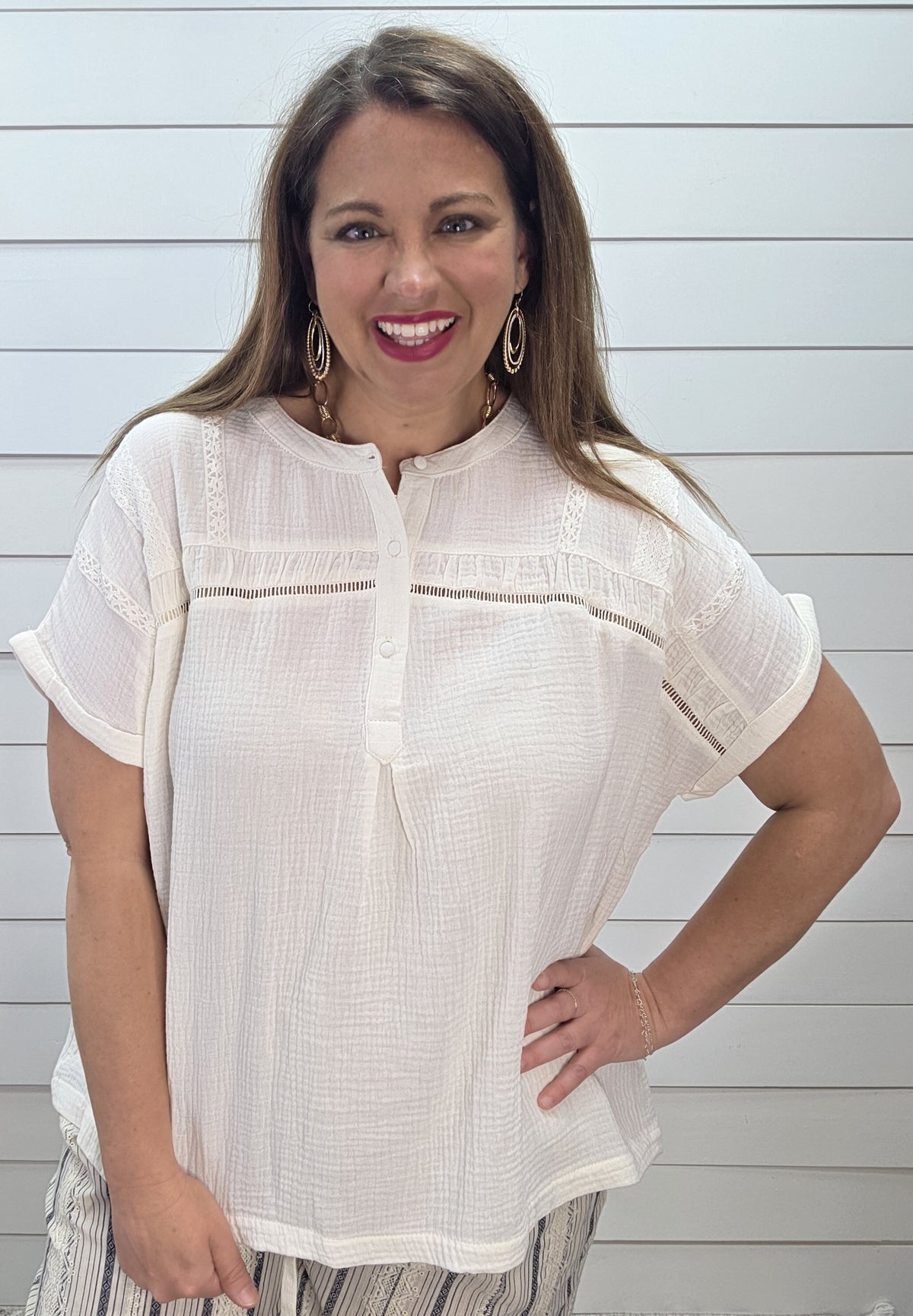 CREAM COTTON GAUZED LINE LACE TRIM OVERSIZED BUTTON TRIM TOP