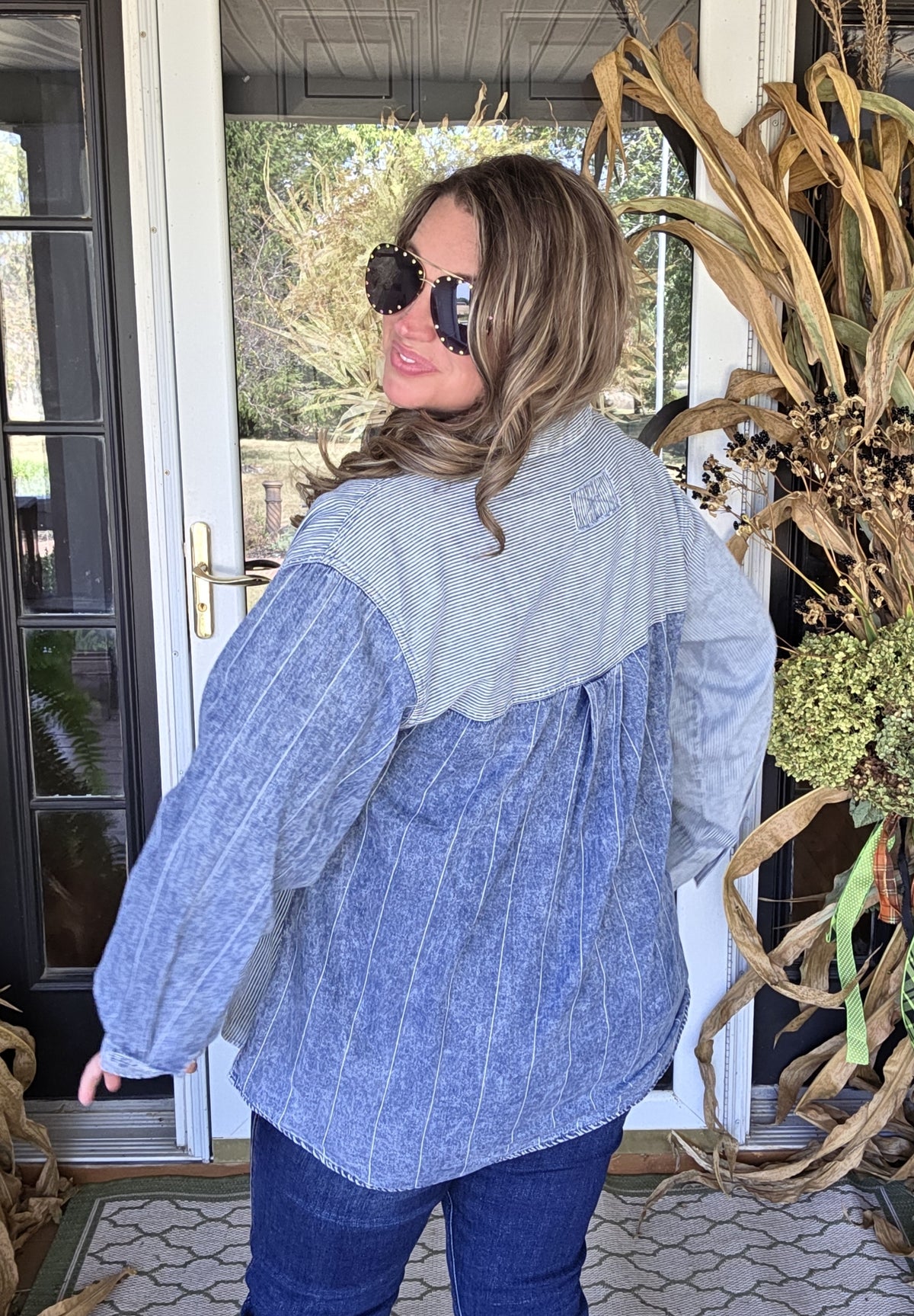 INDIGO STRIPED CONTRAST BUTTON DOWN TOP