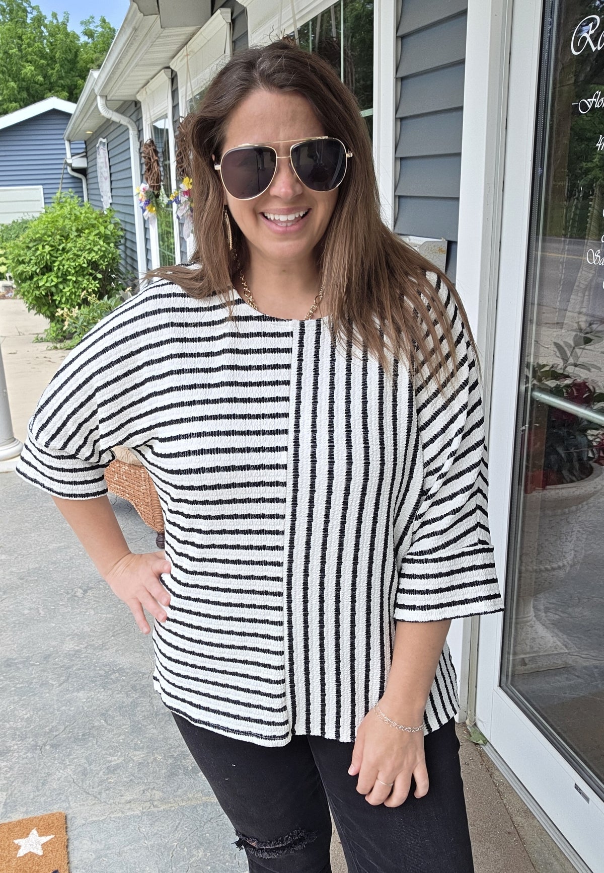 BLACK/WHITE TEXTURED KNIT STRIPED CONTRAST TOP