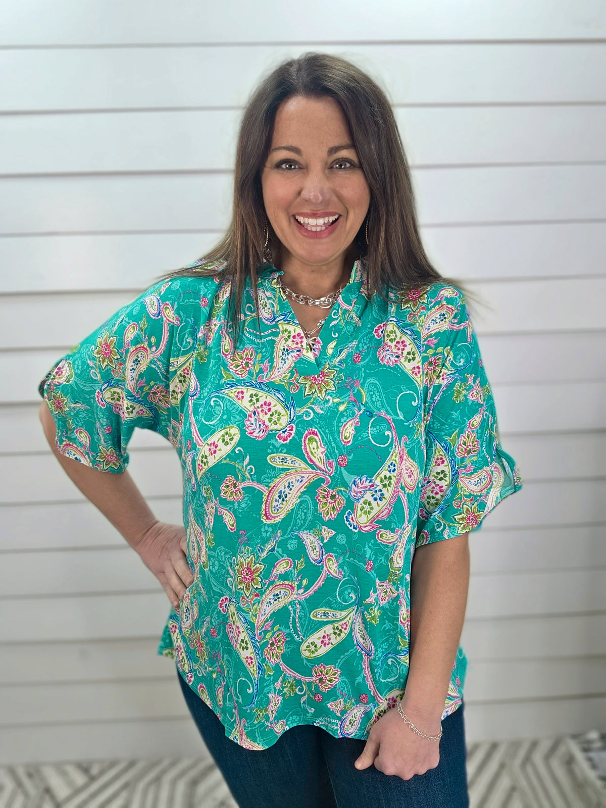 DEAR SCARLETT BREEZE SPLIT SLEEVE TOP - EMERALD PAISLEY PRINT