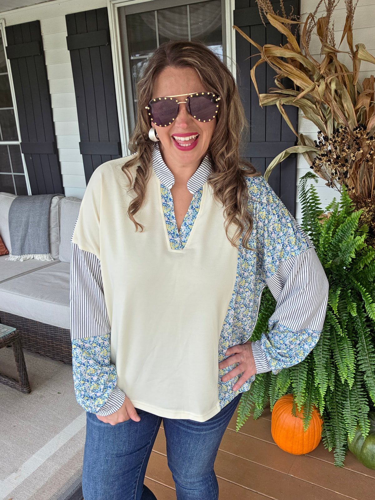 BEIGE FLORAL/STRIPED CONTRAST FRENCH TERRY V NECK TOP