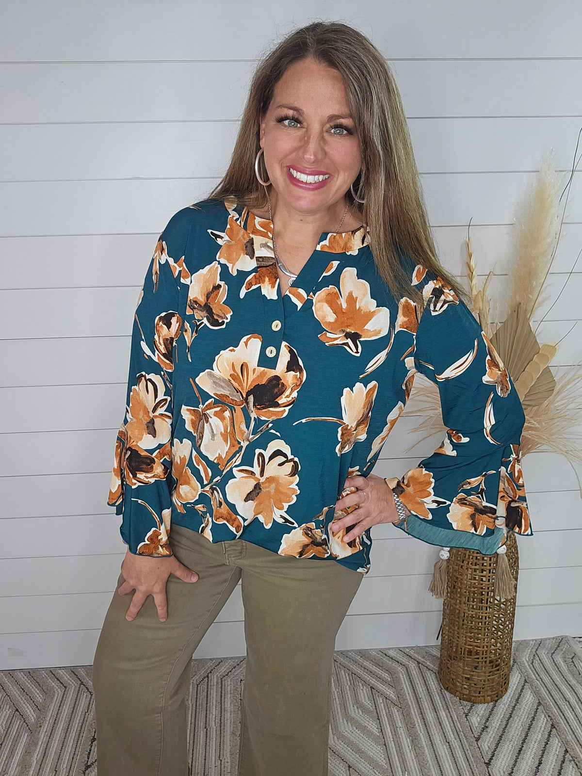 HUNTER GREEN/ RUST FLORAL WRINKLE FREE TOP W/ BELL SLEEVES