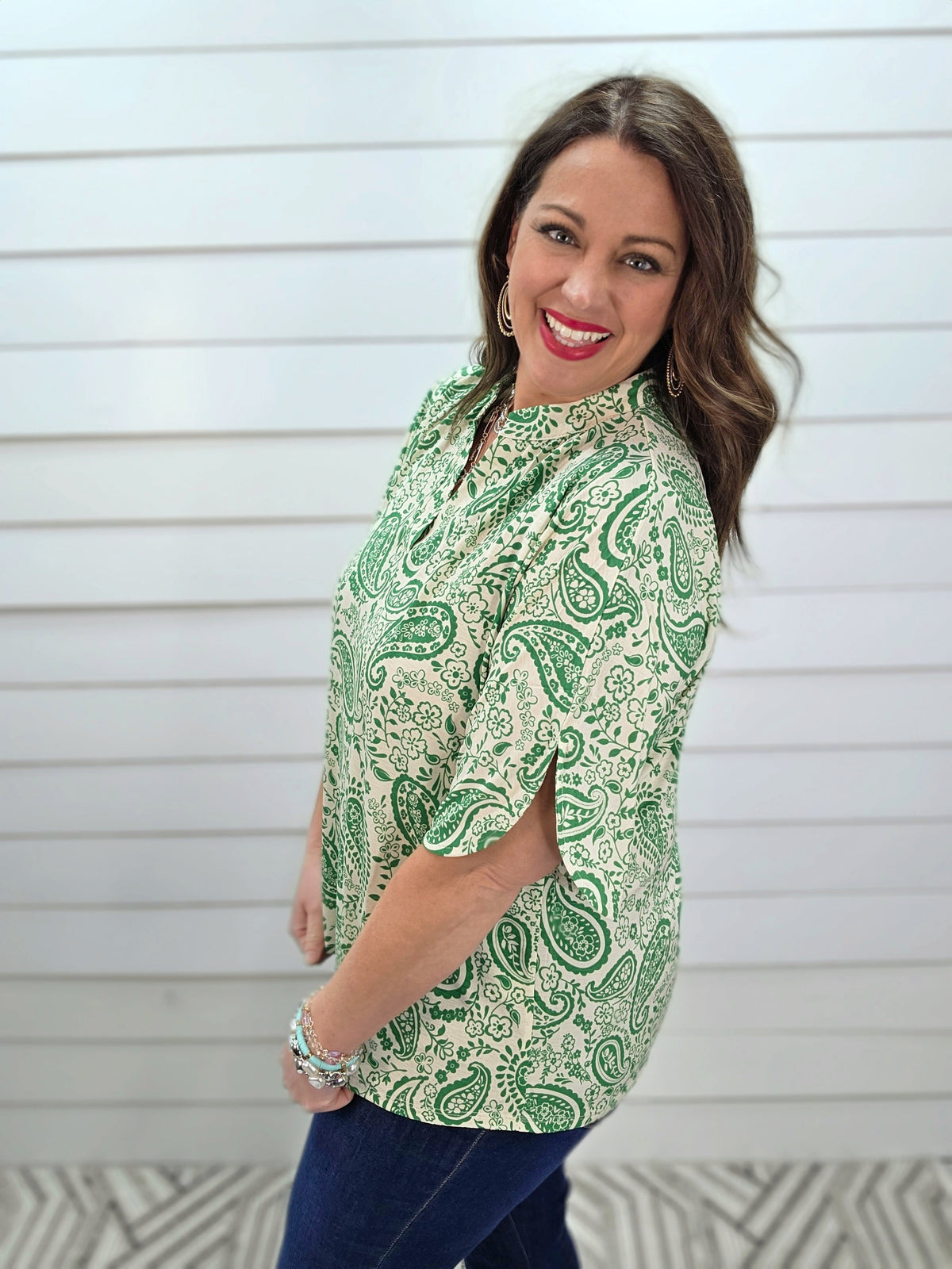 DEAR SCARLETT BREEZE SPLIT SLEEVE TOP - KELLY GREEN/CREAM PRINTED