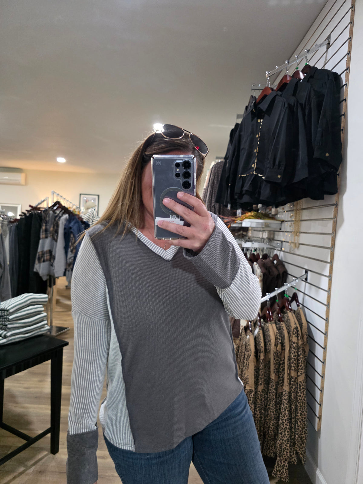 DUSTY CHARCOAL WAFFLE CONTRAST V NECK KNIT TOP