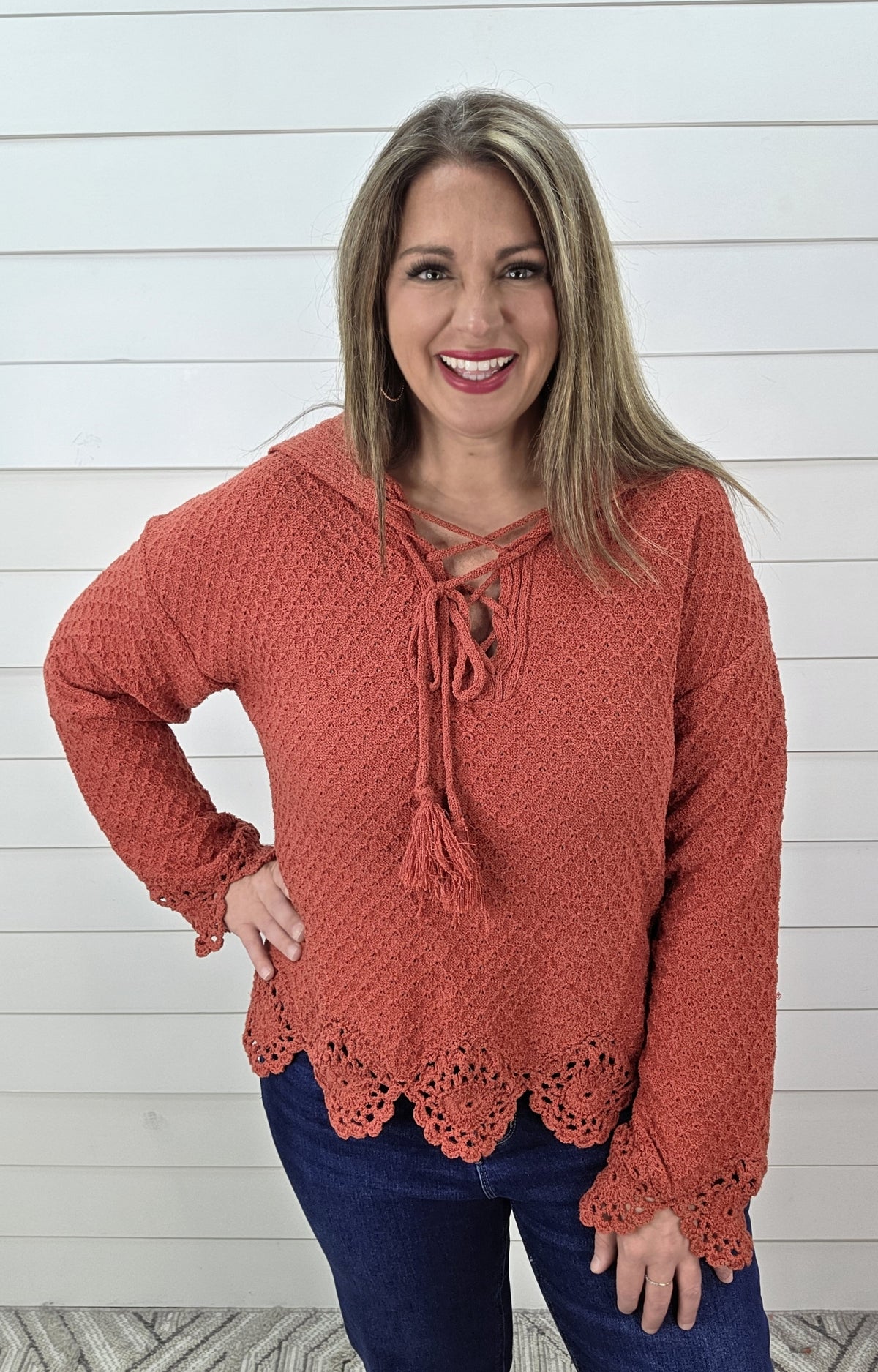 BOHO RED TEXTURED SCALLOPED TRIM PULLOVER SWEATER