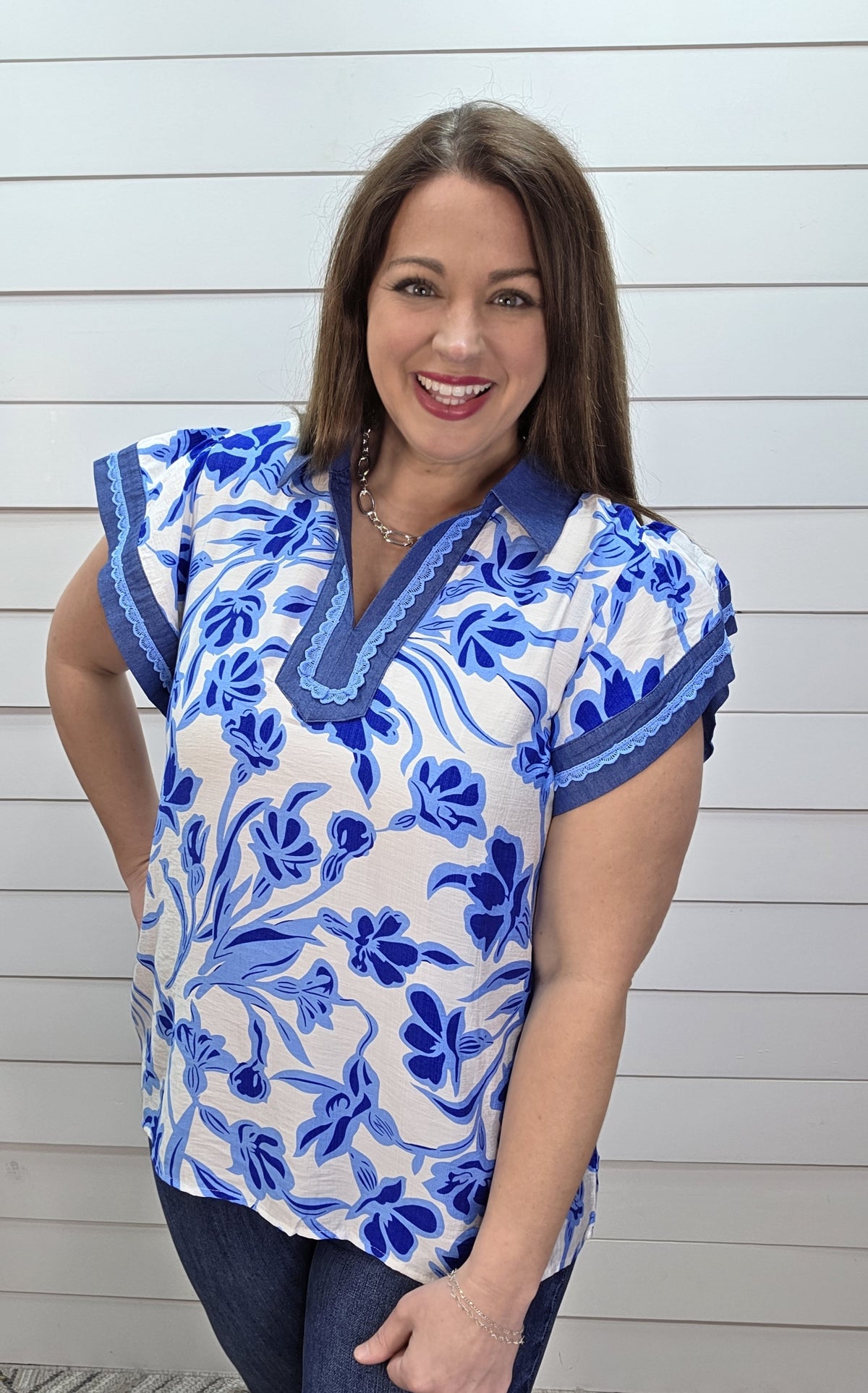 BLUE/WHTIE FLORAL TOP W/ LACE TRIM AND LAYDOWN COLLAR