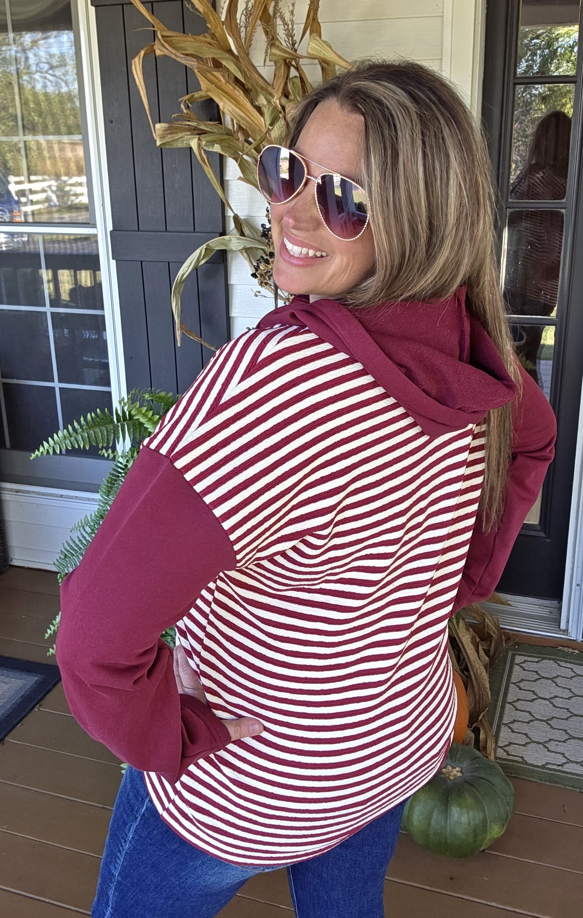 BURGUNDY STRIPED CONTAST KNIT BUTTON TRIM HOODIE