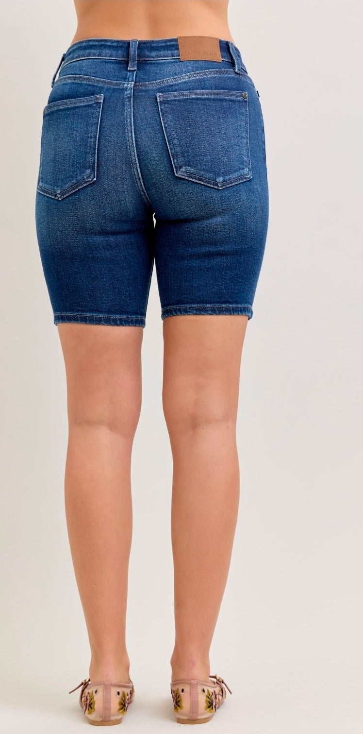 JUDY BLUE MID RISE BERMUDA