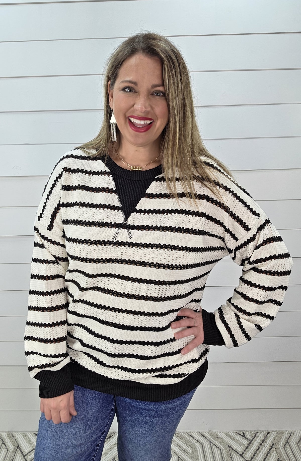 BLACK/CREAM OPEN KNIT STRIPED TOP