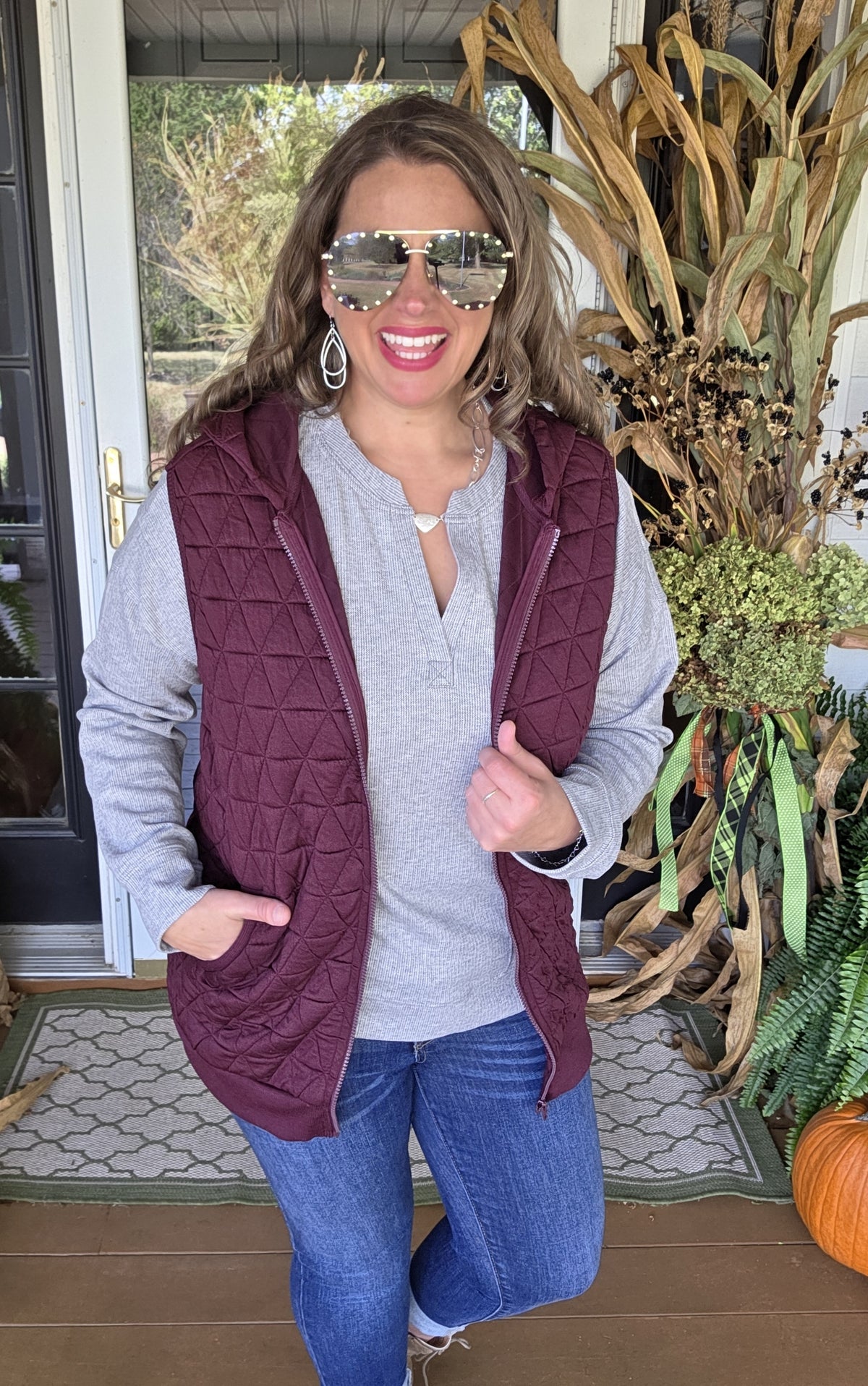 WINE QUILTED HOODED VEST