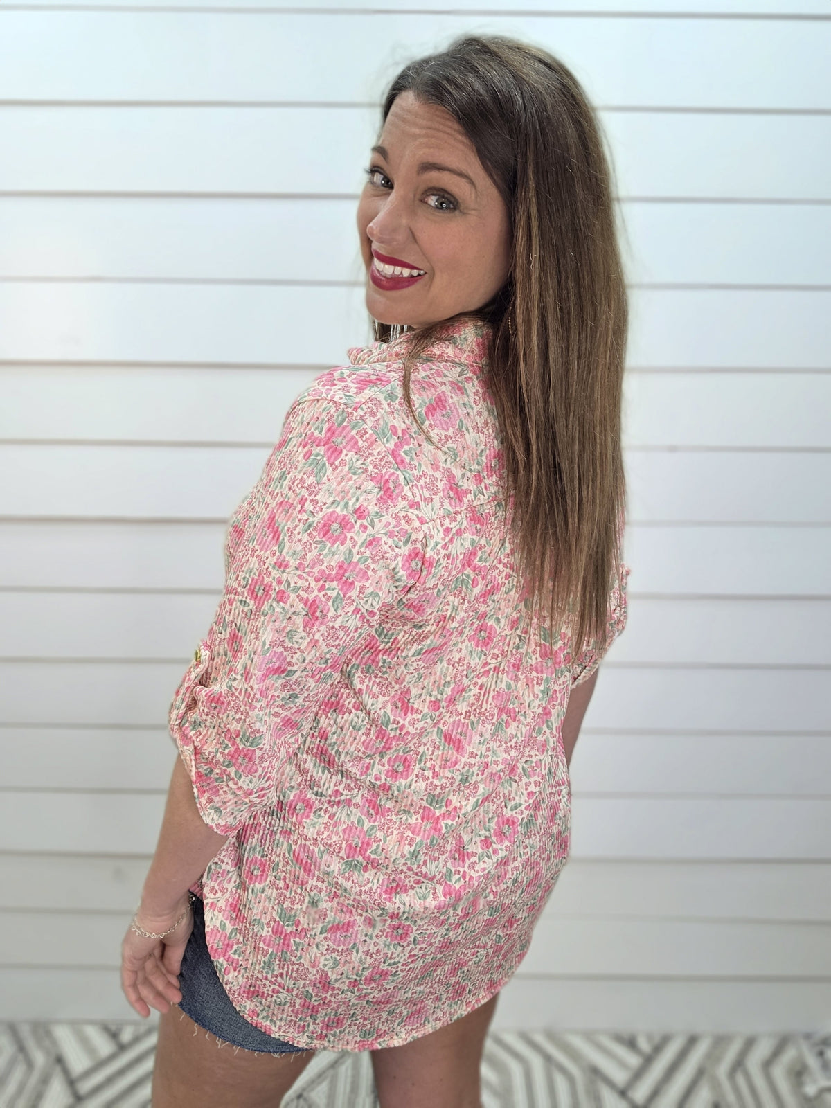 CREAM/PINK FLORAL RAISED RIBBED V NECK 3/4 SLEEVE KNIT TOP