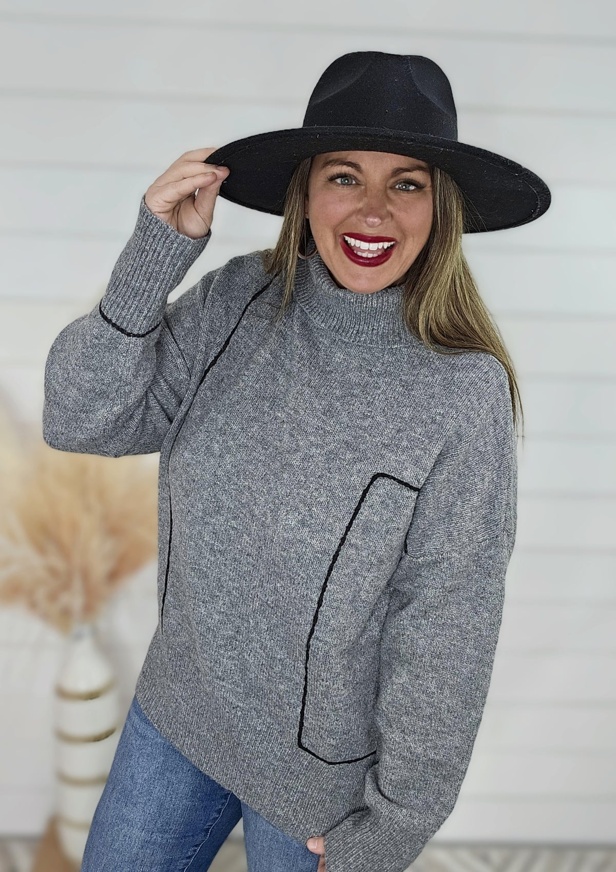 GREY TURTLENECK CONTRAST LINE KNIT SWEATER