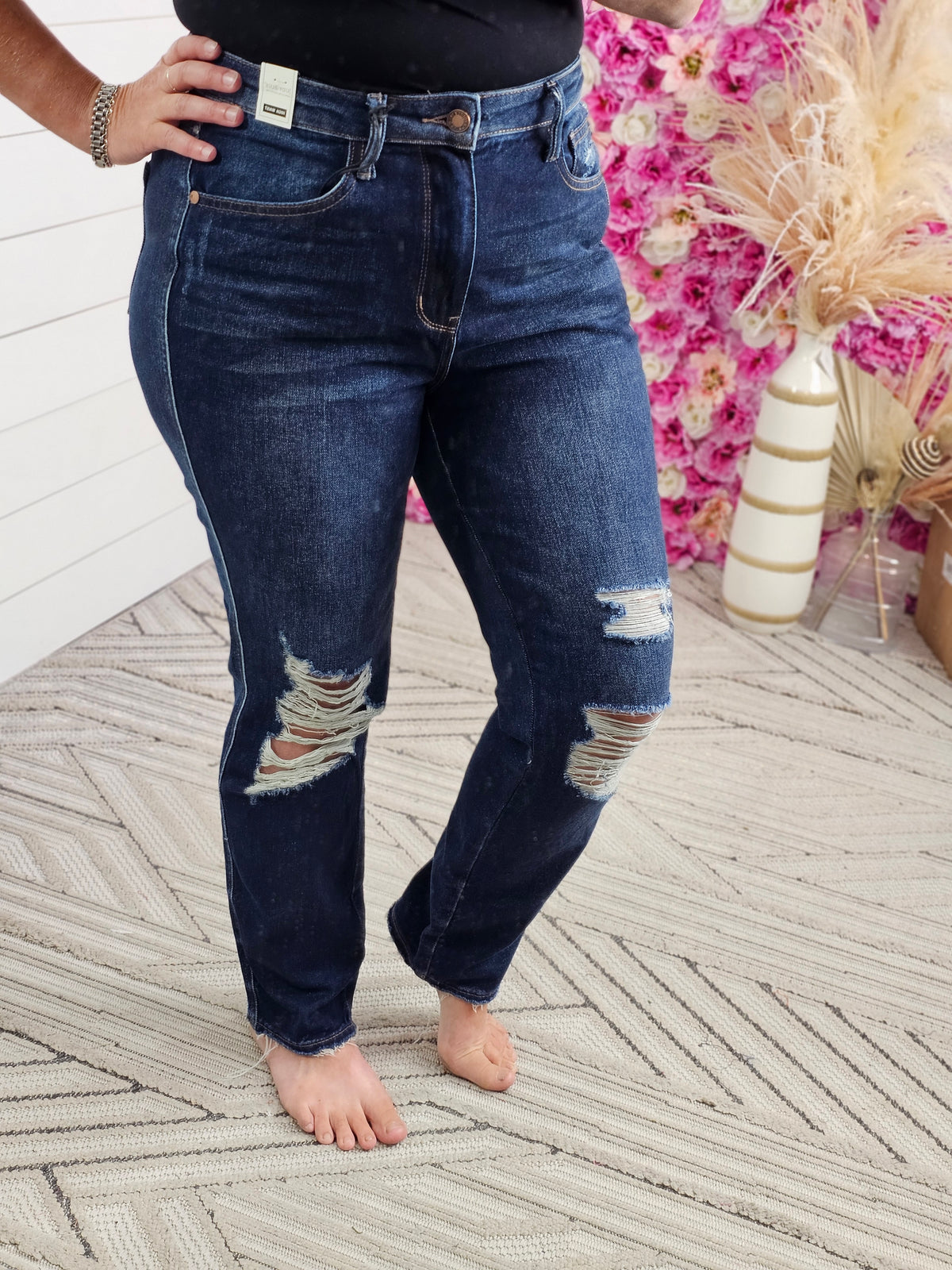 JUDY BLUE HIGH WAIST RIGID MAGIC DISTRESSED STRAIGHT JEAN