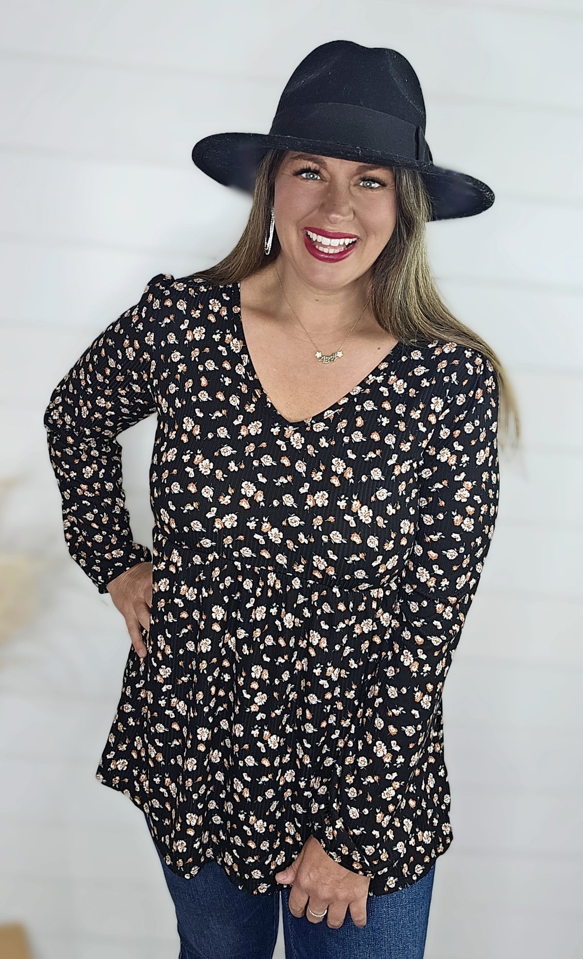 BLACK FLORAL RIB TEXTURED BABYDOLL TOP W/ TIE BACK