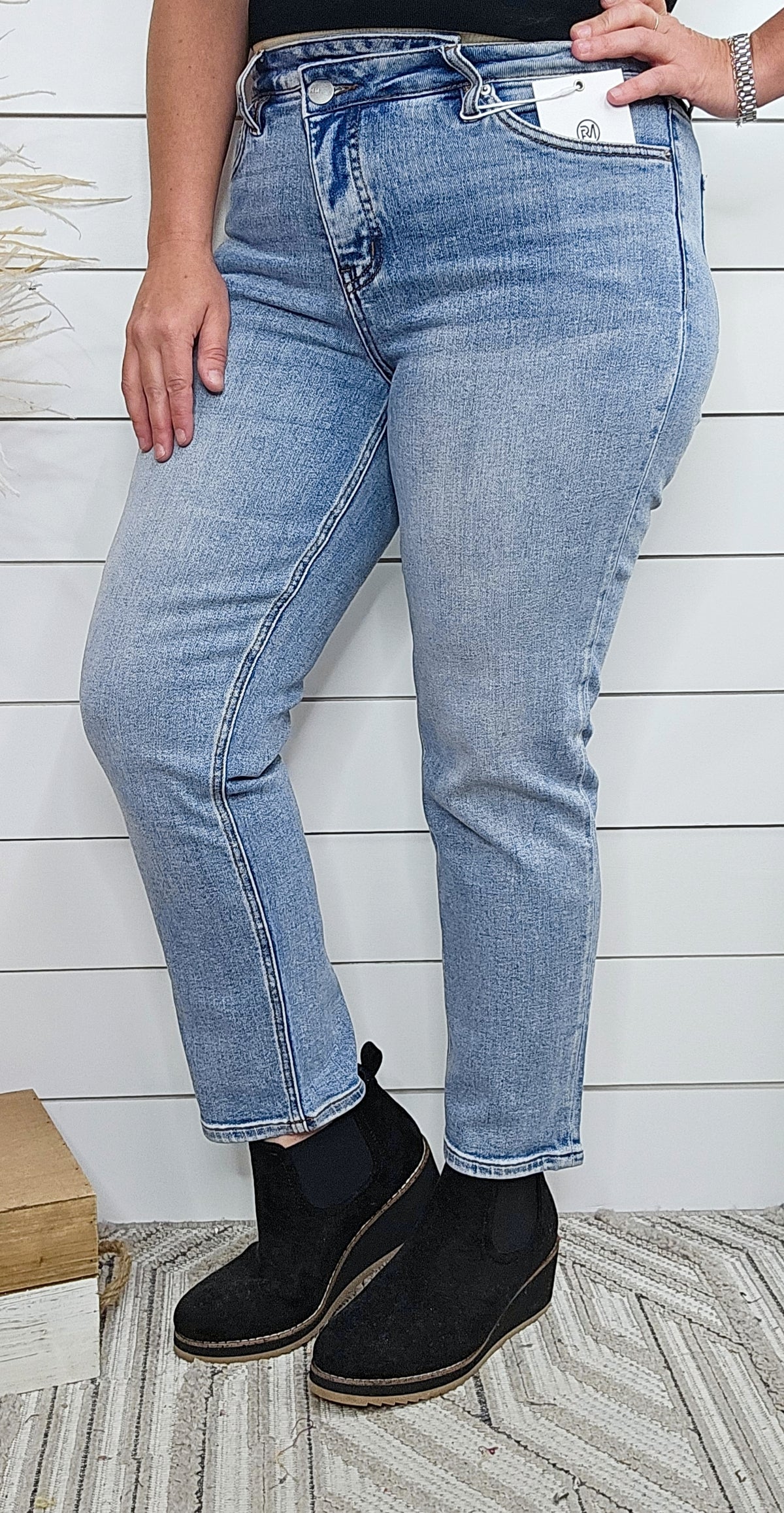 RFM DYLAN TUMMY CONTROL STRAIGHT LEG JEAN- CROSS FRONT