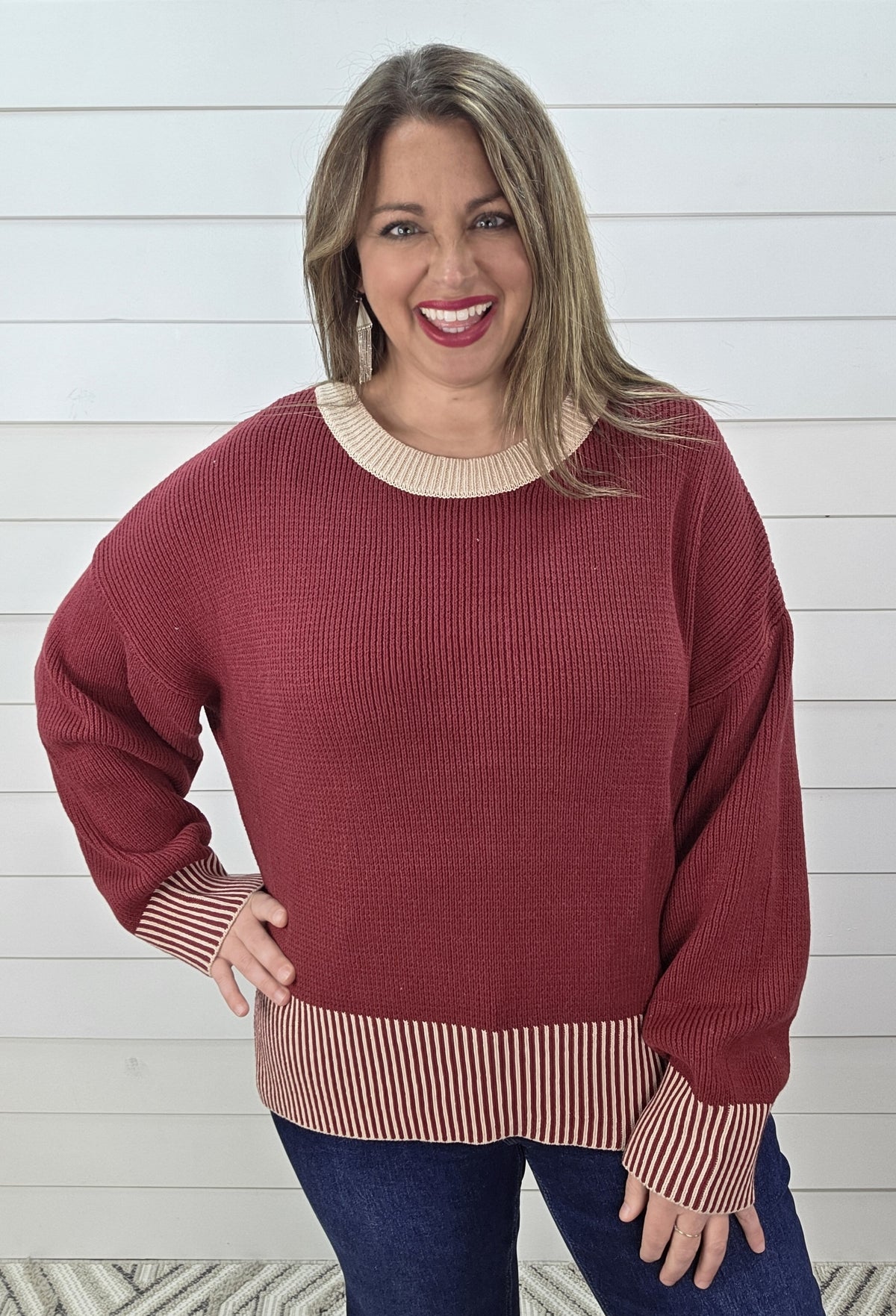 BURGUNDY CONTRAST STRIPED HEM W/ BUTTON BACK DETAIL SWEATER