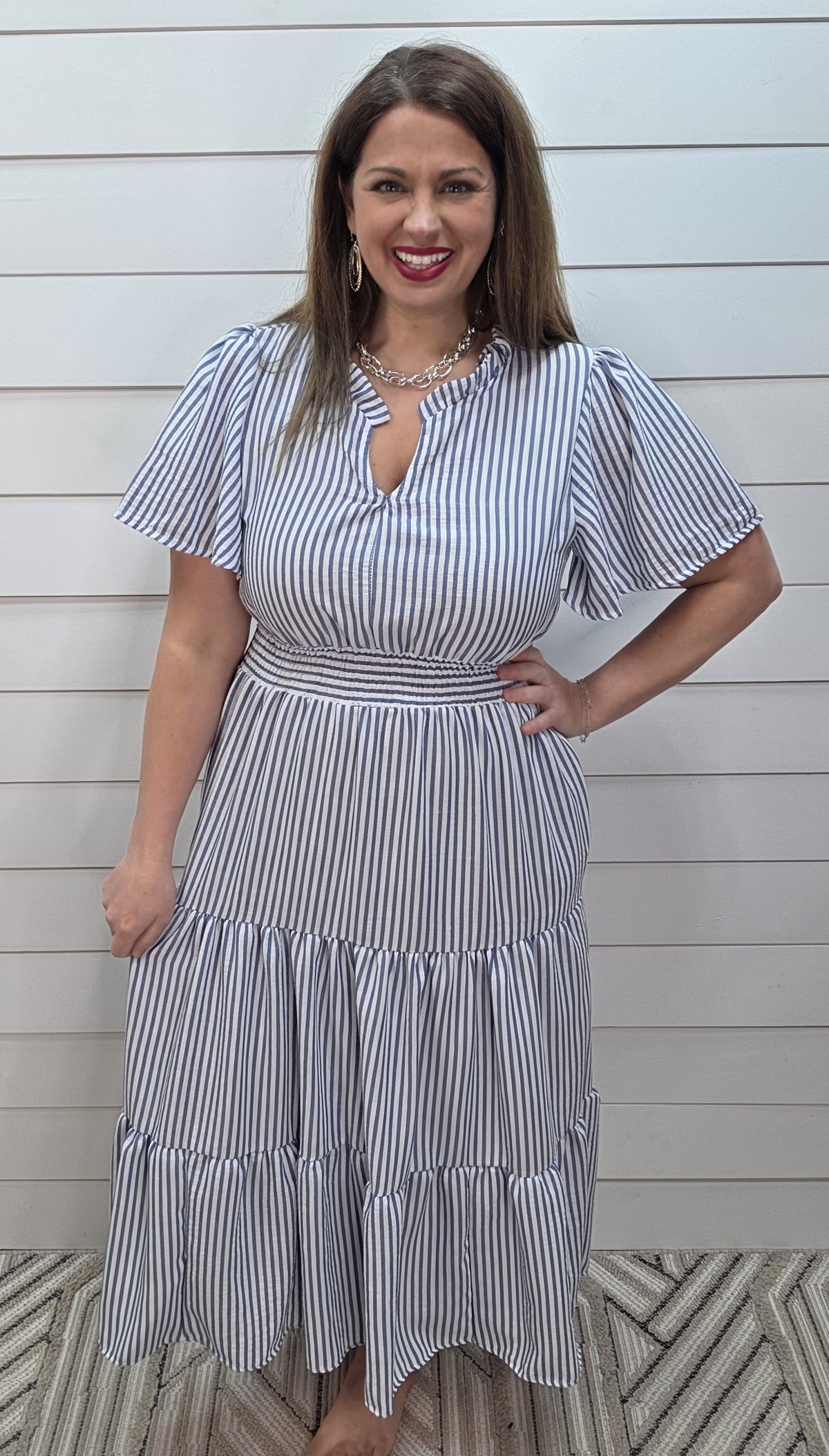 IVORY/NAVY VERTICAL STRIPED ELASTIC WAIST V NECK DRESS