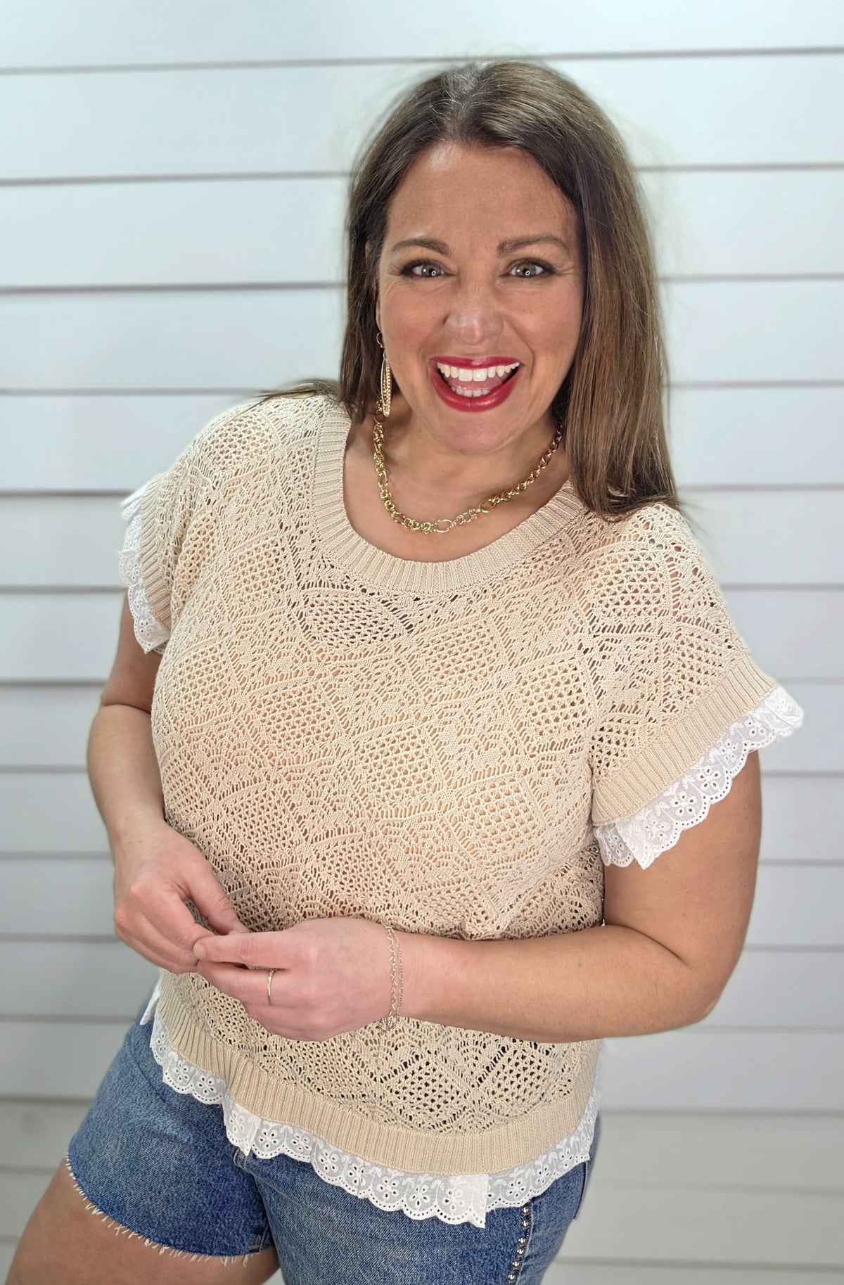 NATURAL CROCHET KNIT SHORT SLEEVE TOP W/ EYELET LACE DETAIL