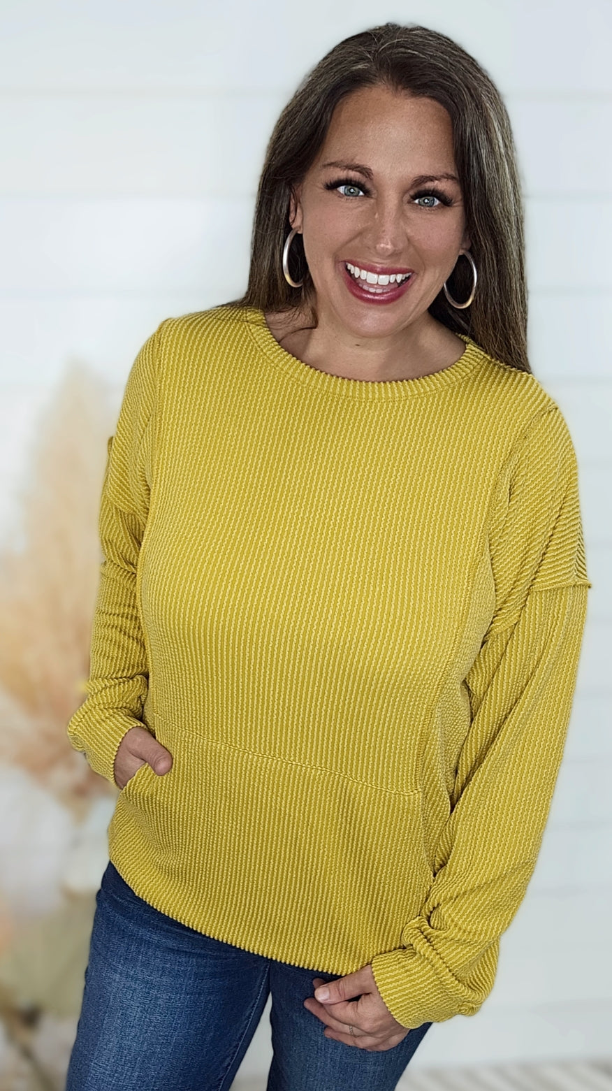 MUSTARD RAISED RIBBED TOP W/ KANGAROO POCKET