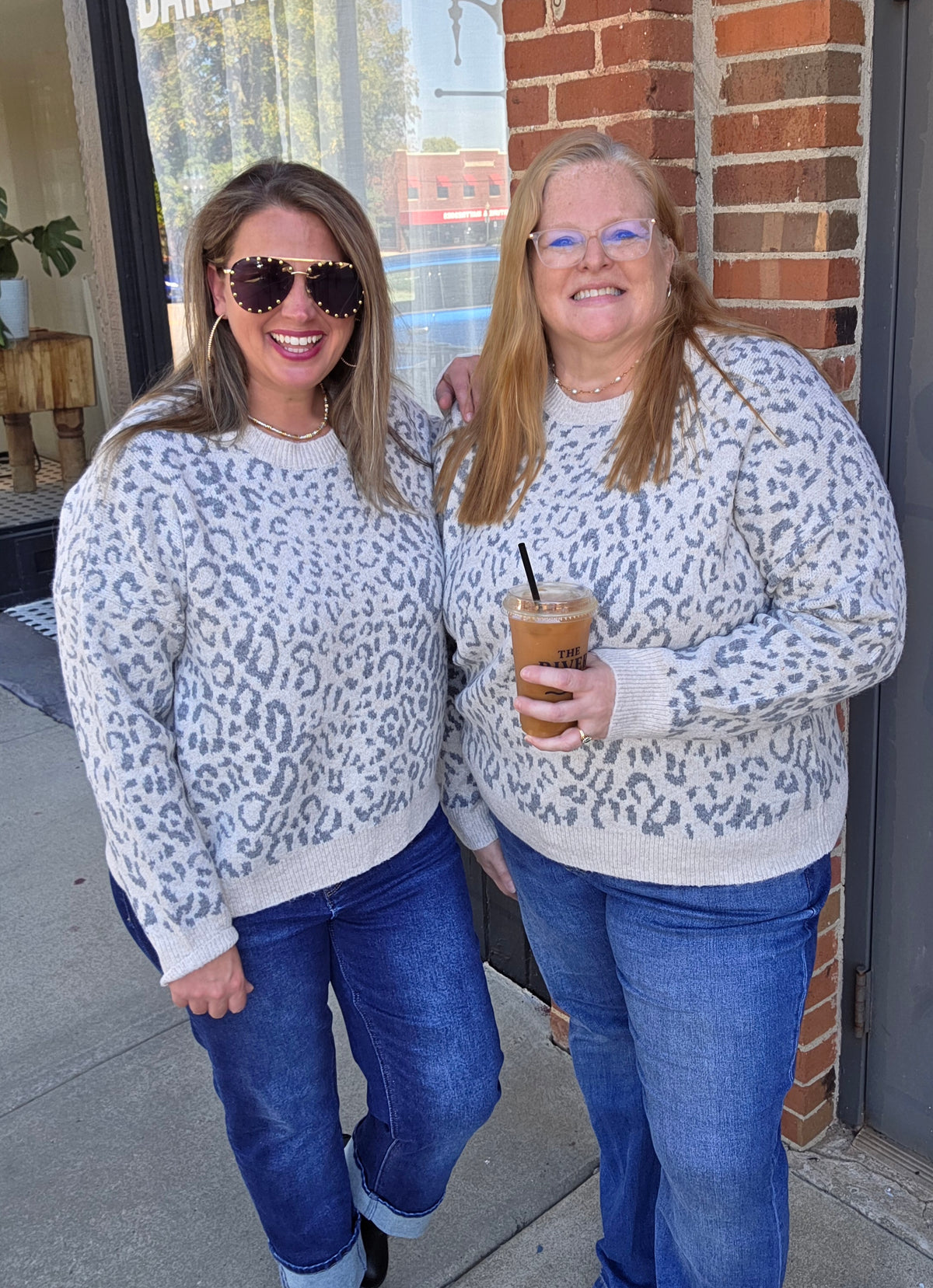 CREAM/GREY LEOPARD PULLOVER SWEATER