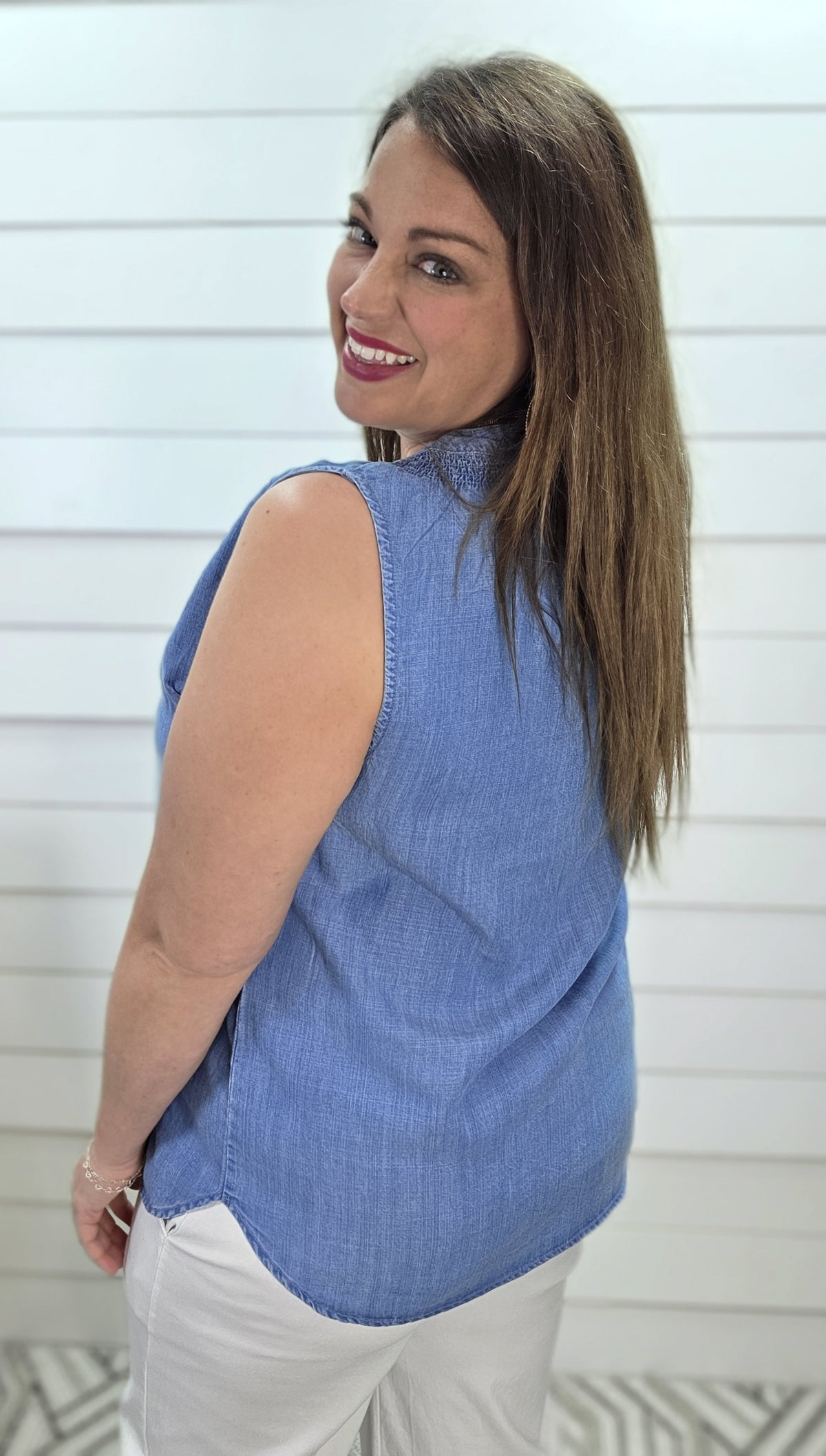 DENIM HENLEY SLEEVELESS TOP