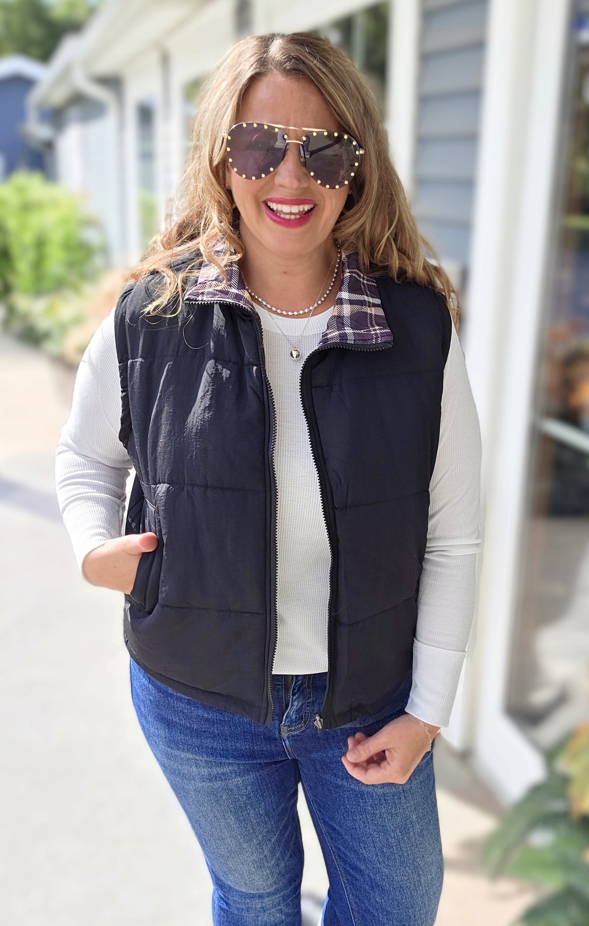 BLACK/PLAID REVERSIBLE VEST