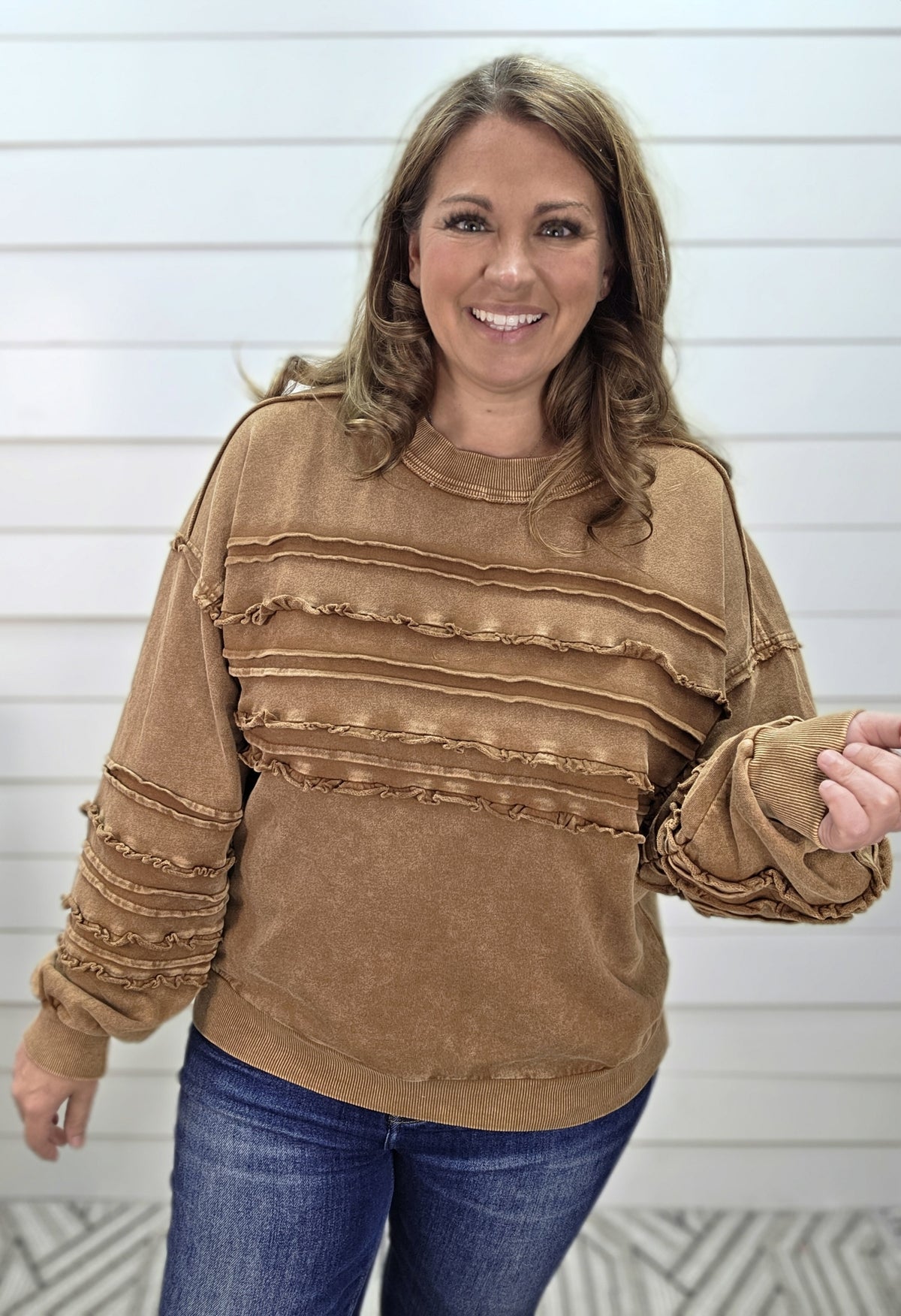 BROWN MINERAL WASH RUFFLE TRIM PULLOVER