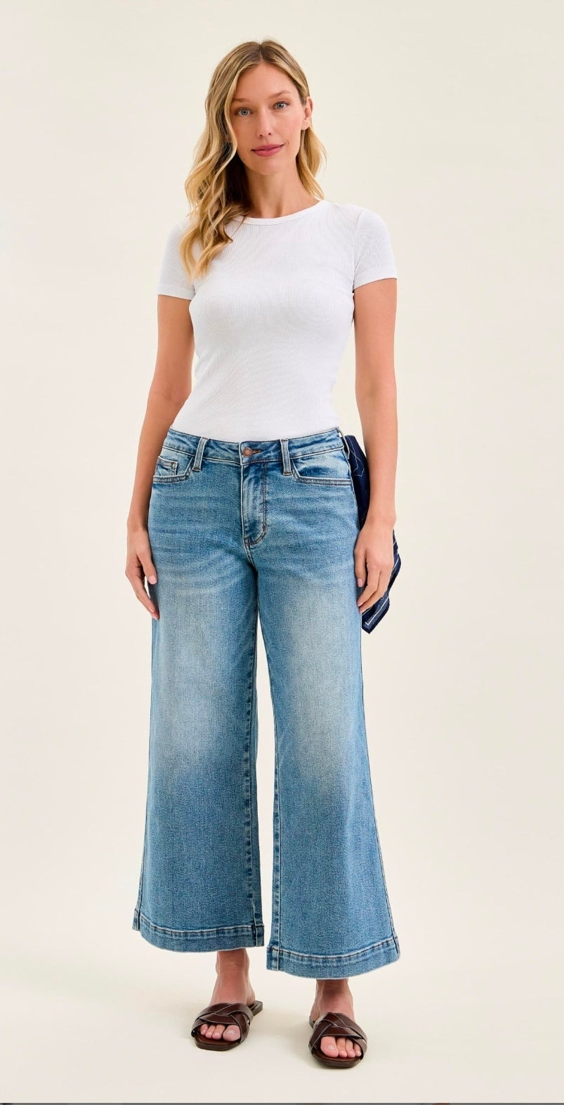 JUDY BLUE MID RISE ANKLE WIDE LEG W/ BACK DART & BANDANA LOOP