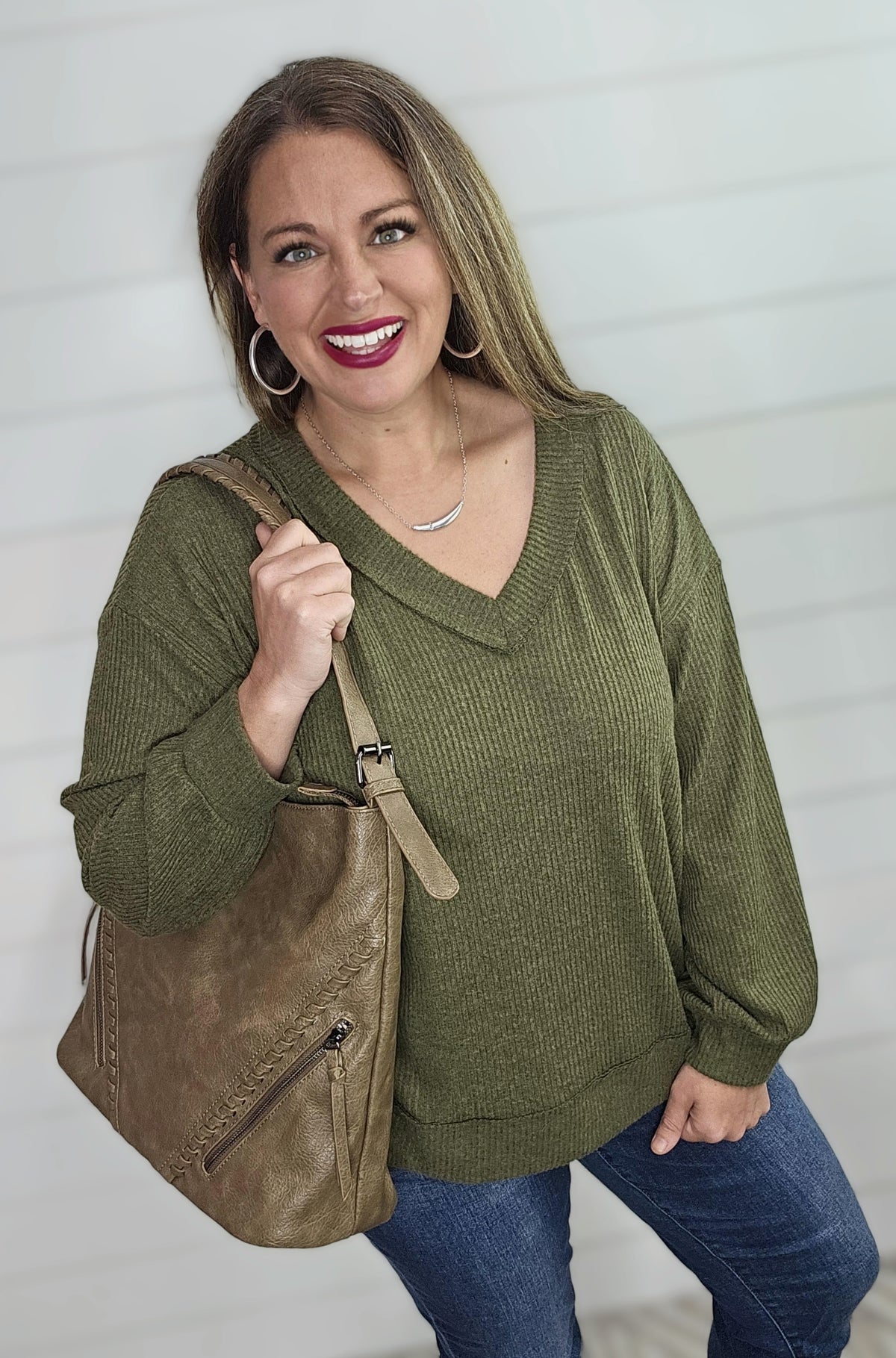 OLIVE BRUSHED RIB V NECK TOP