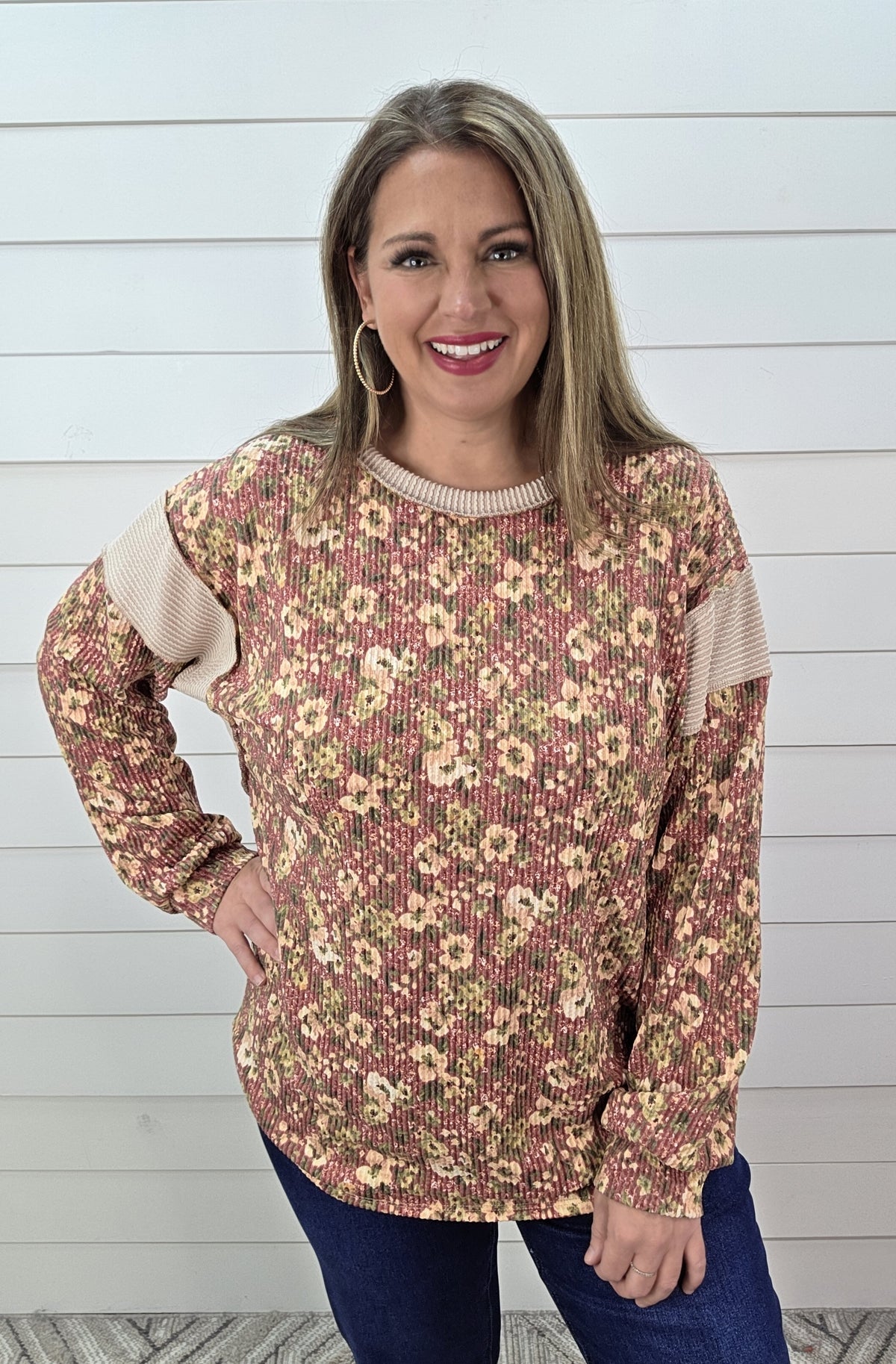 BERRY/MOCHA FLORAL RAISED RIBBED KNIT TOP