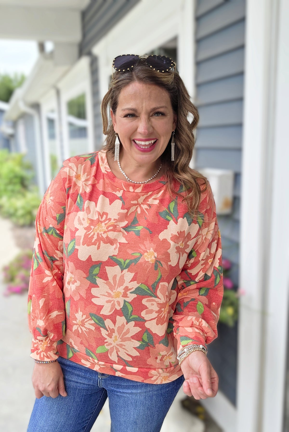 RED BRUSHED KNIT FLORAL TOP