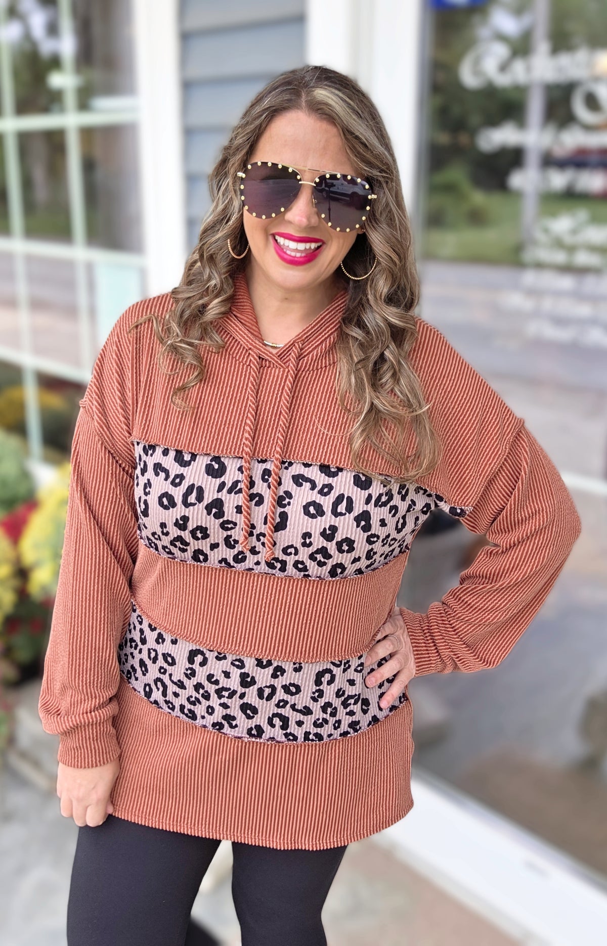 RUST RAISED RIBBED ANIMAL COLORBLOCK HOODED TOP