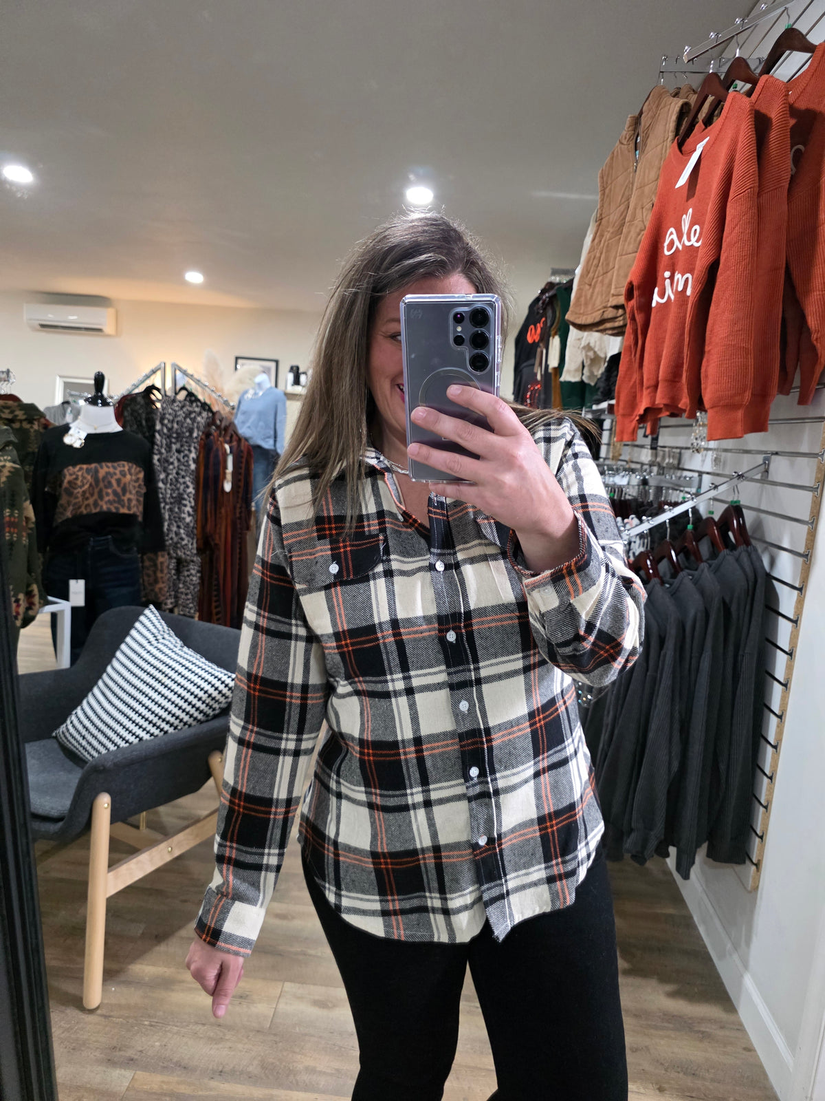 BLACK/ORANGE PLAID FLANNEL BUTTON DOWN